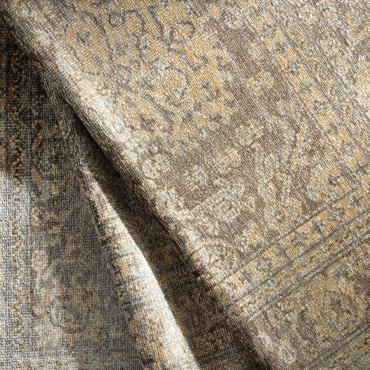 Royal RYL-2301 Hand Knotted Rug