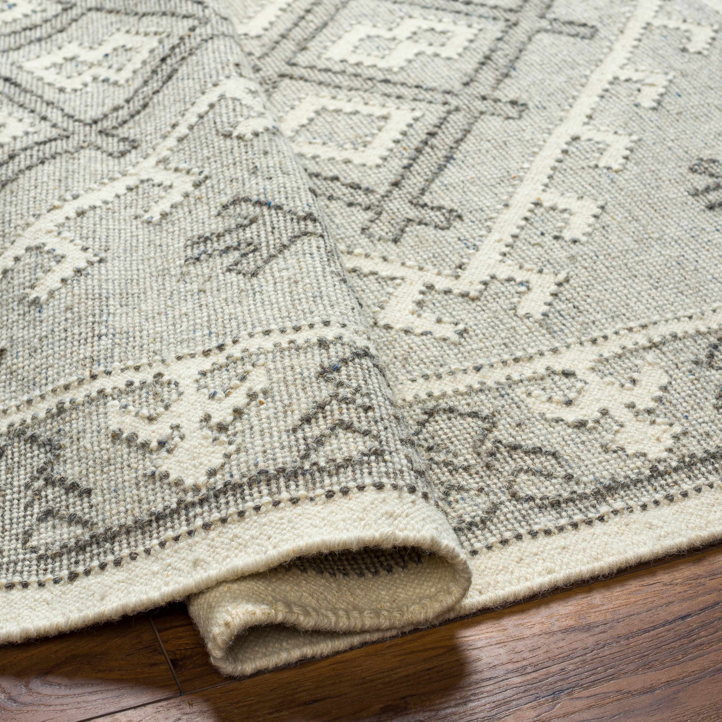 Valerie VLA-2305 Hand Woven Rug