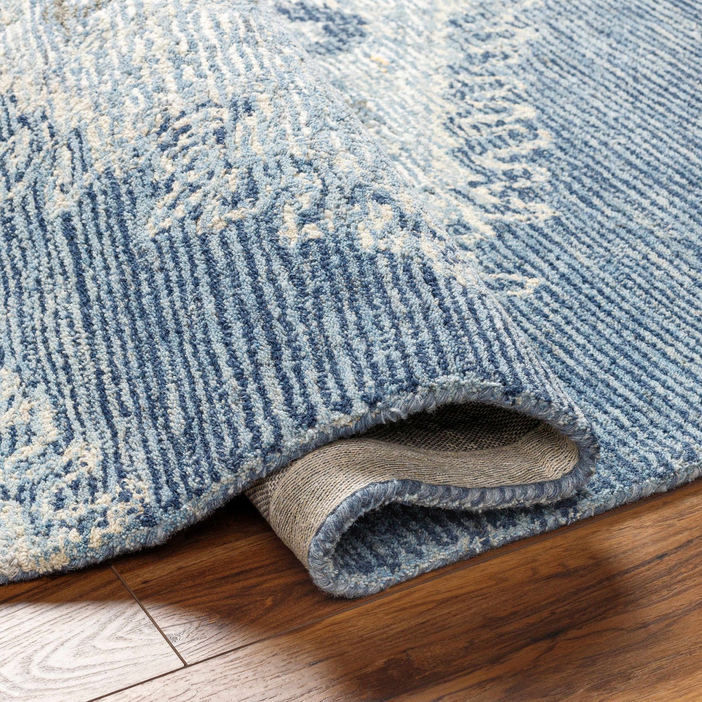 Vivianne VVE-2303 Handmade Rug