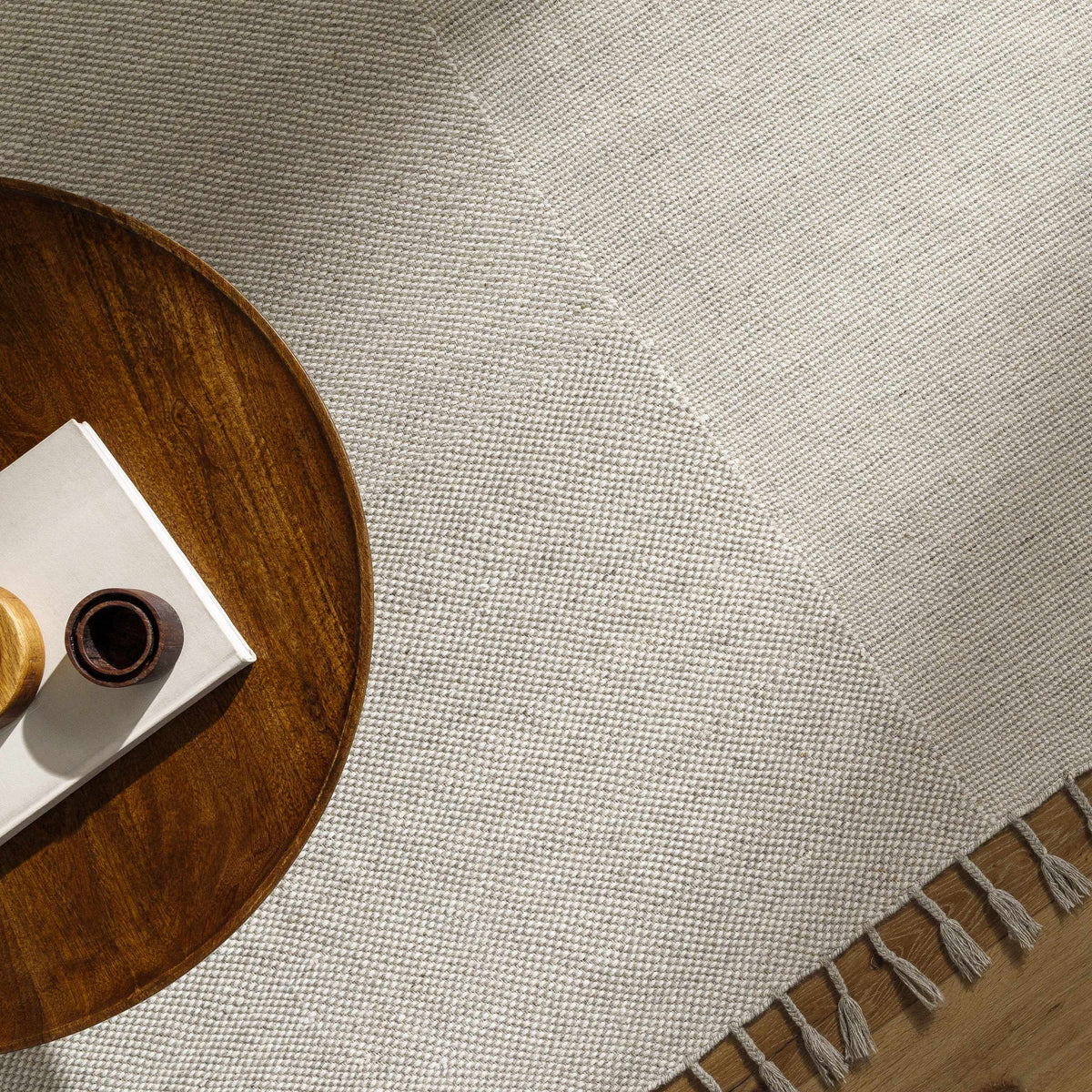 Vivian VVI-2300 Hand Woven Rug