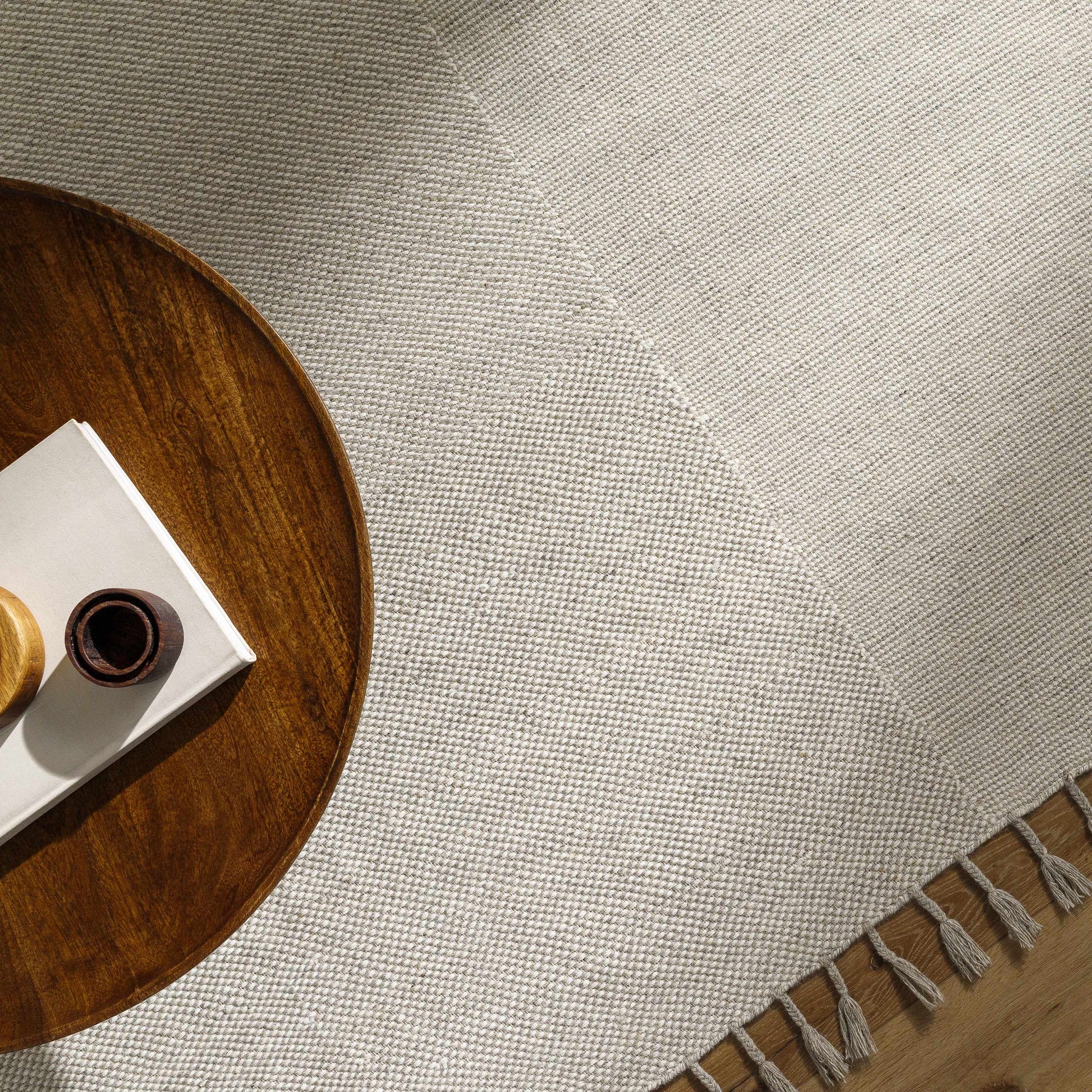 Vivian VVI-2300 Hand Woven Rug