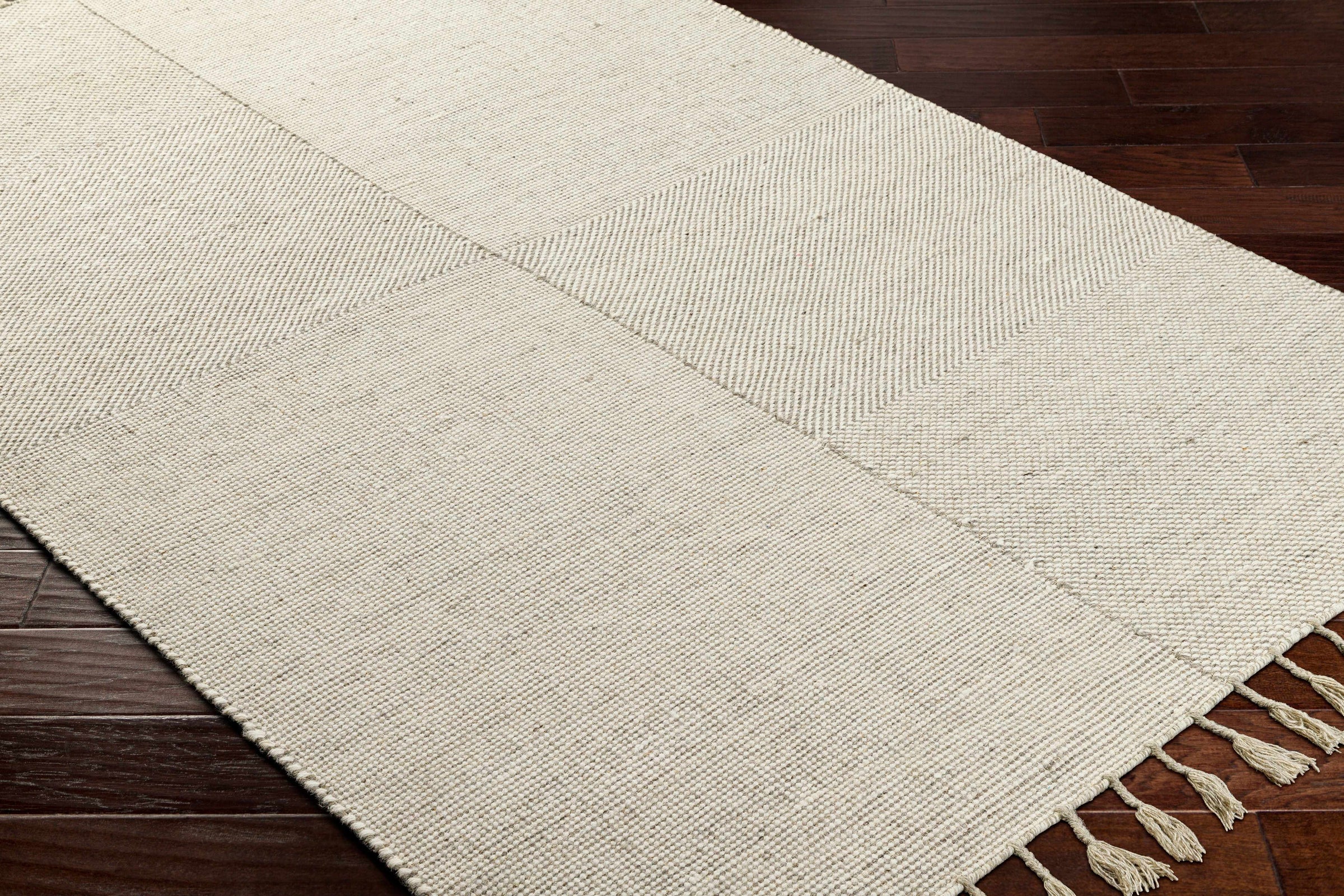 Vivian VVI-2301 Hand Woven Rug