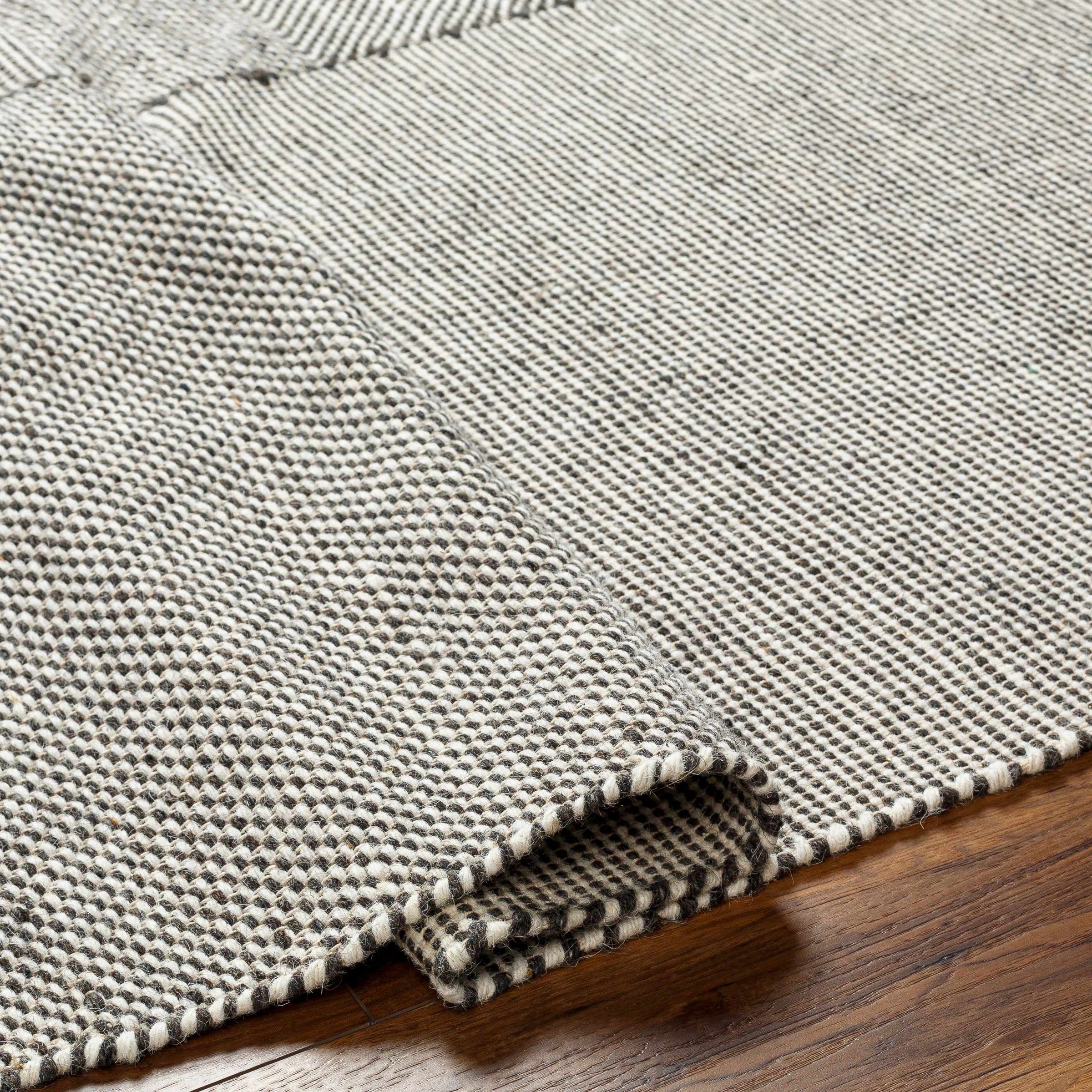 Vivian VVI-2302 Hand Woven Rug