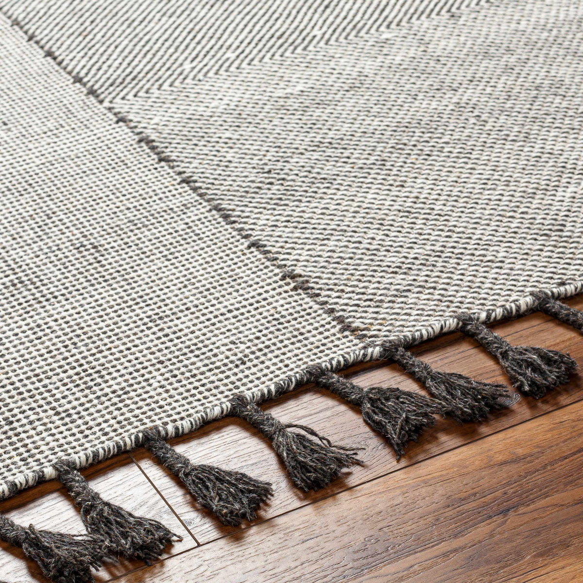 Vivian VVI-2302 Hand Woven Rug