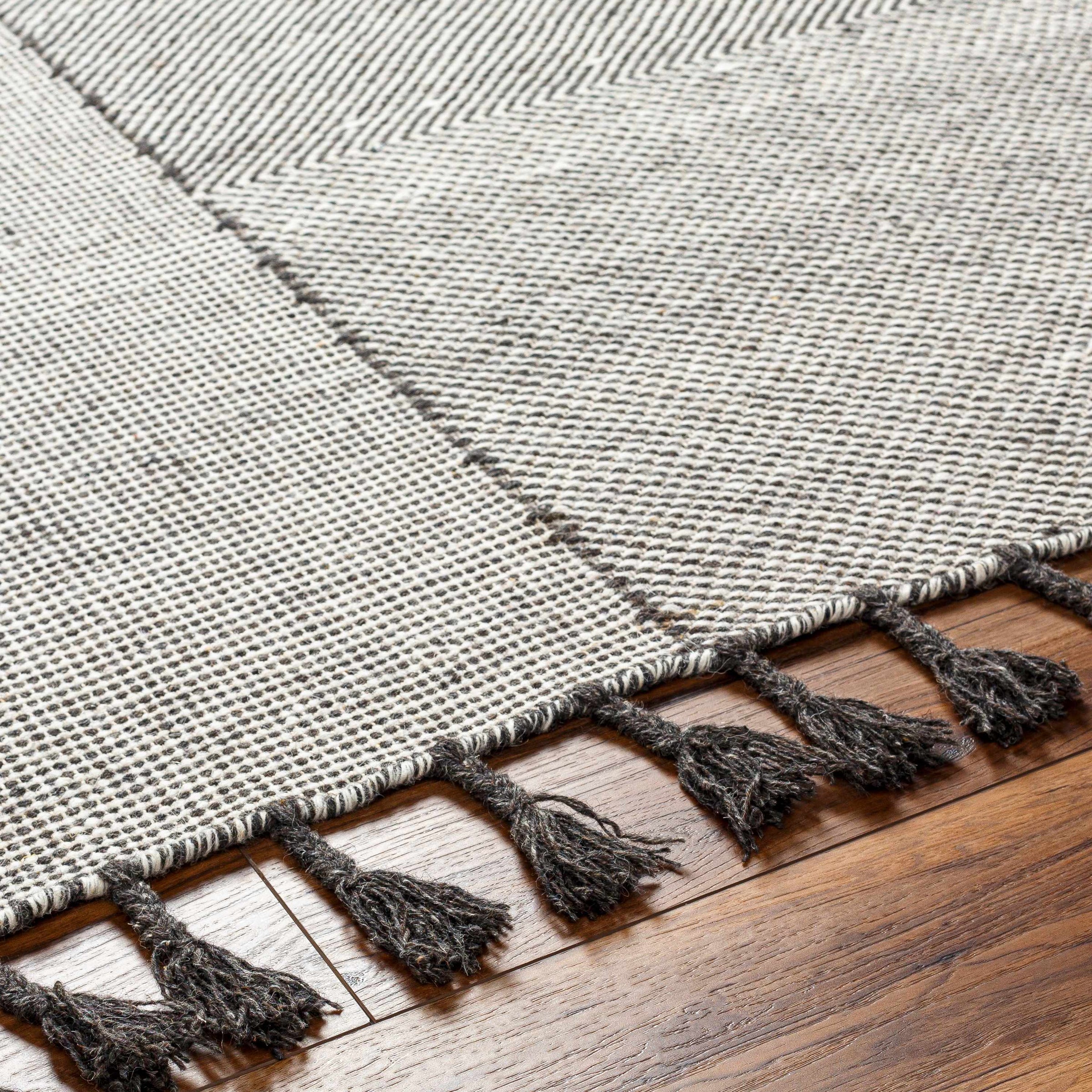Vivian VVI-2302 Hand Woven Rug