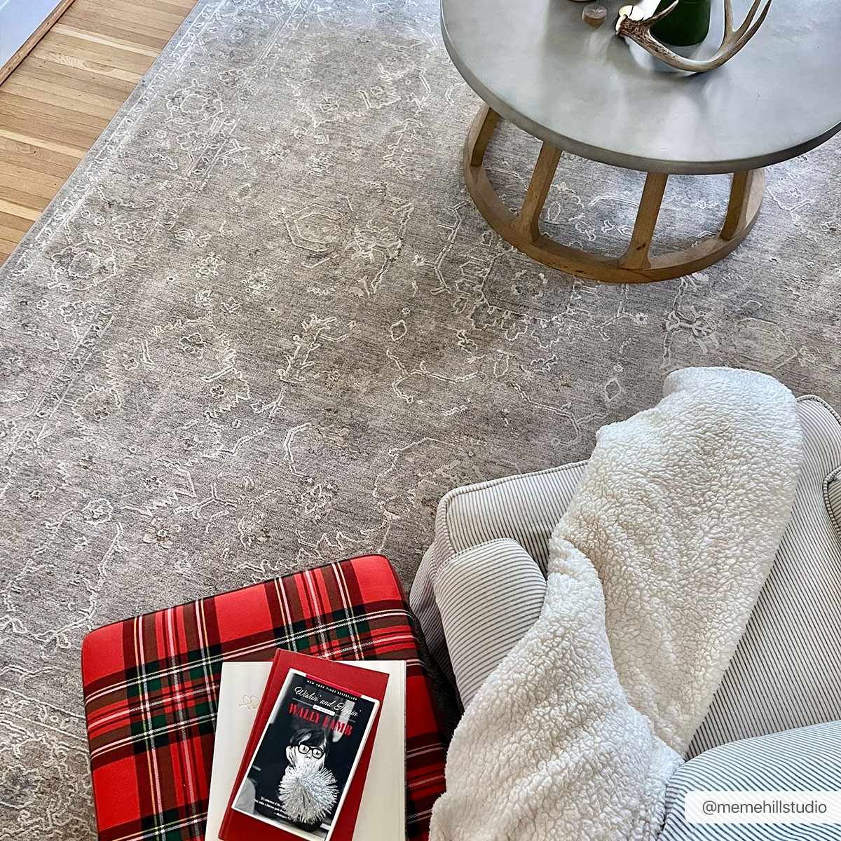 Avant Garde AVT-2304 Machine Woven Rug