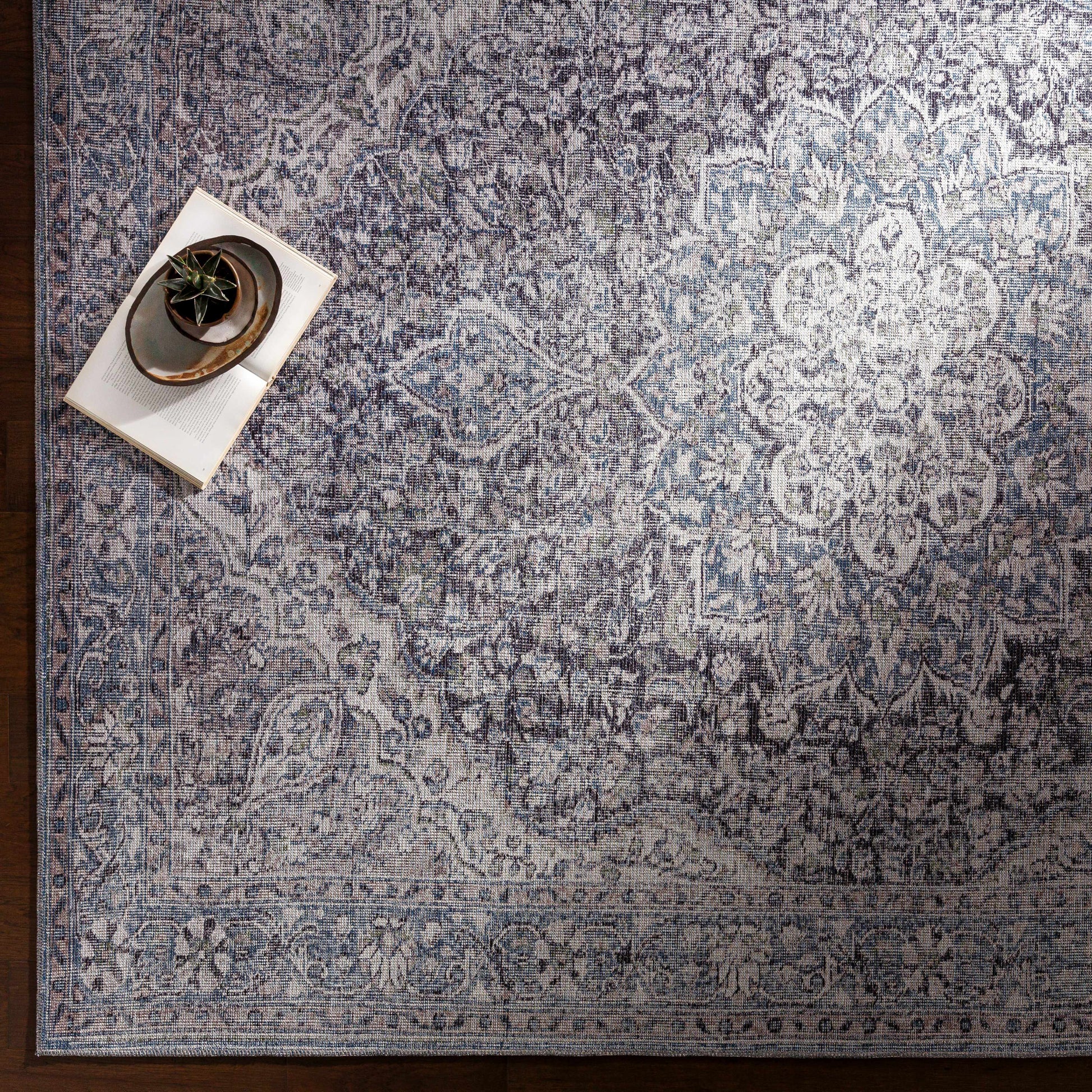 Colin CLN-2308 Machine Woven Rug