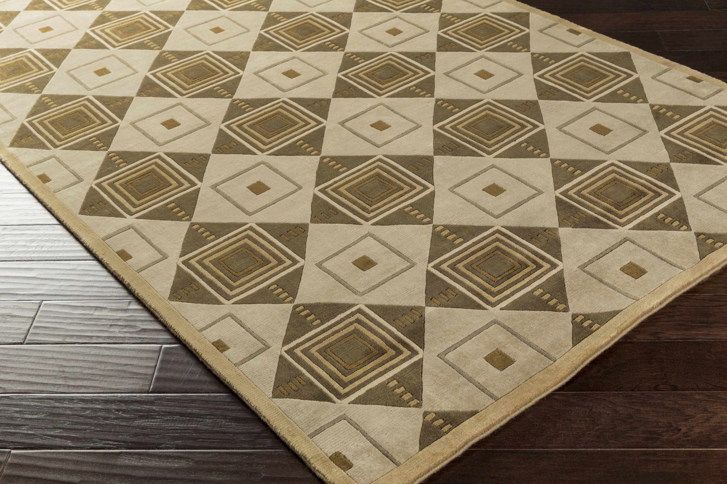 Mugal IN-8008 Hand Knotted Rug