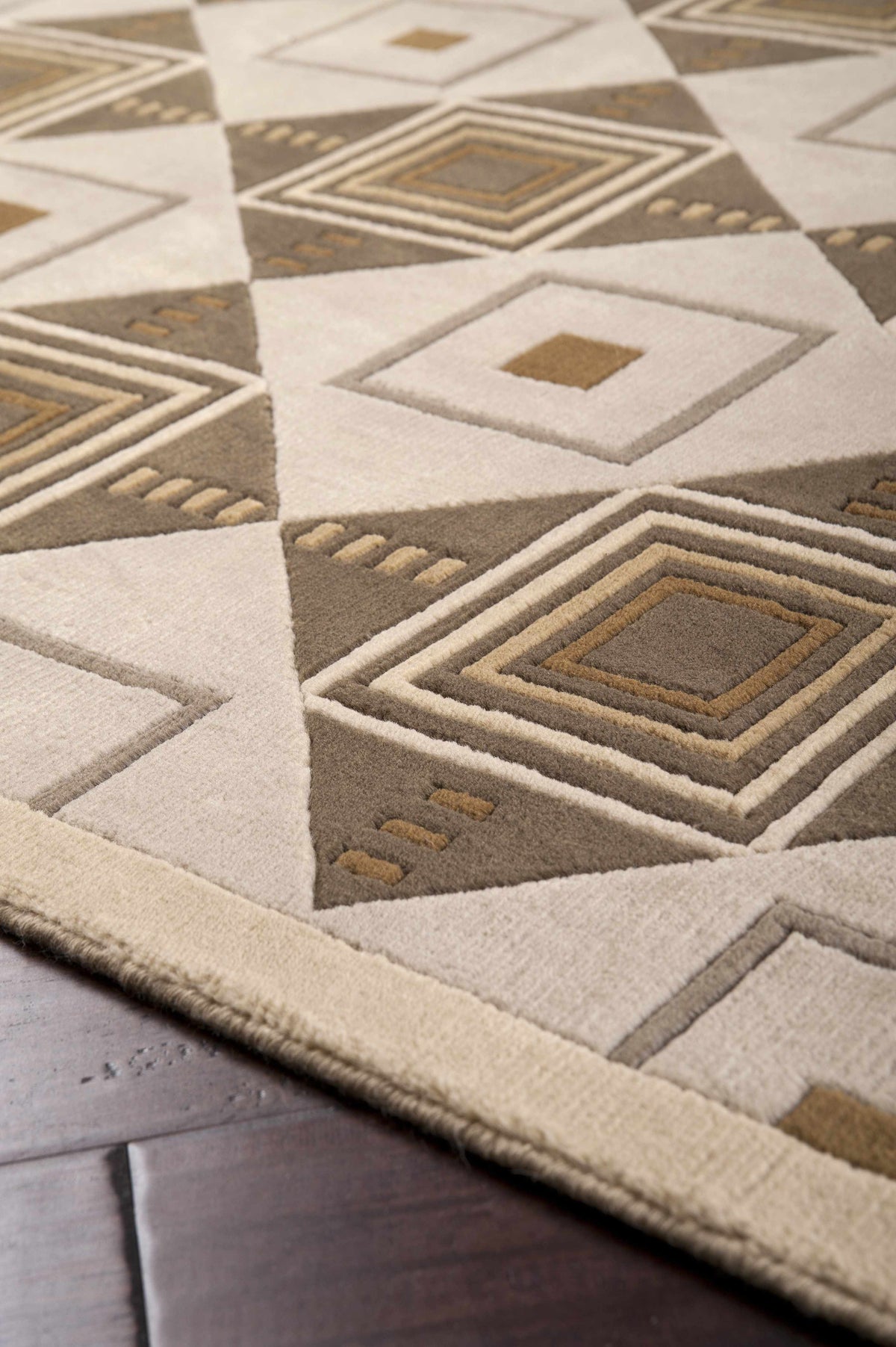 Mugal IN-8008 Hand Knotted Rug