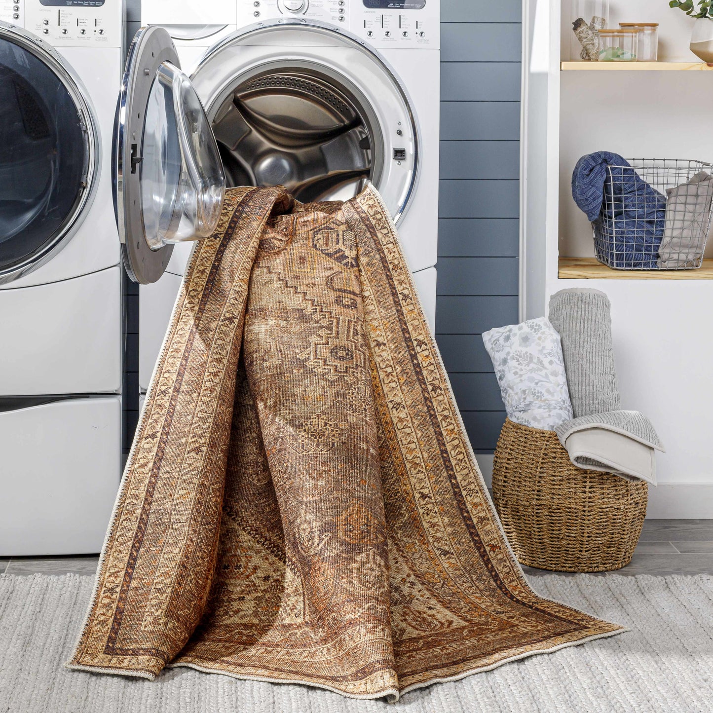 Amelie AML-2333 Machine Woven Rug