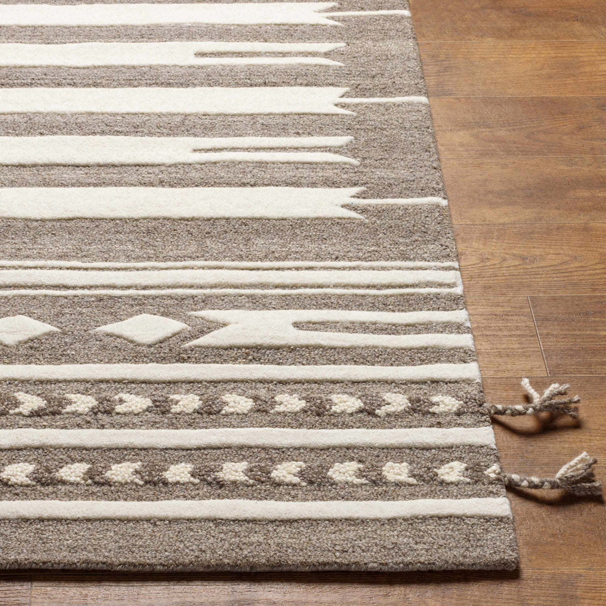 Cherokee CHK-2309 Hand Tufted Rug