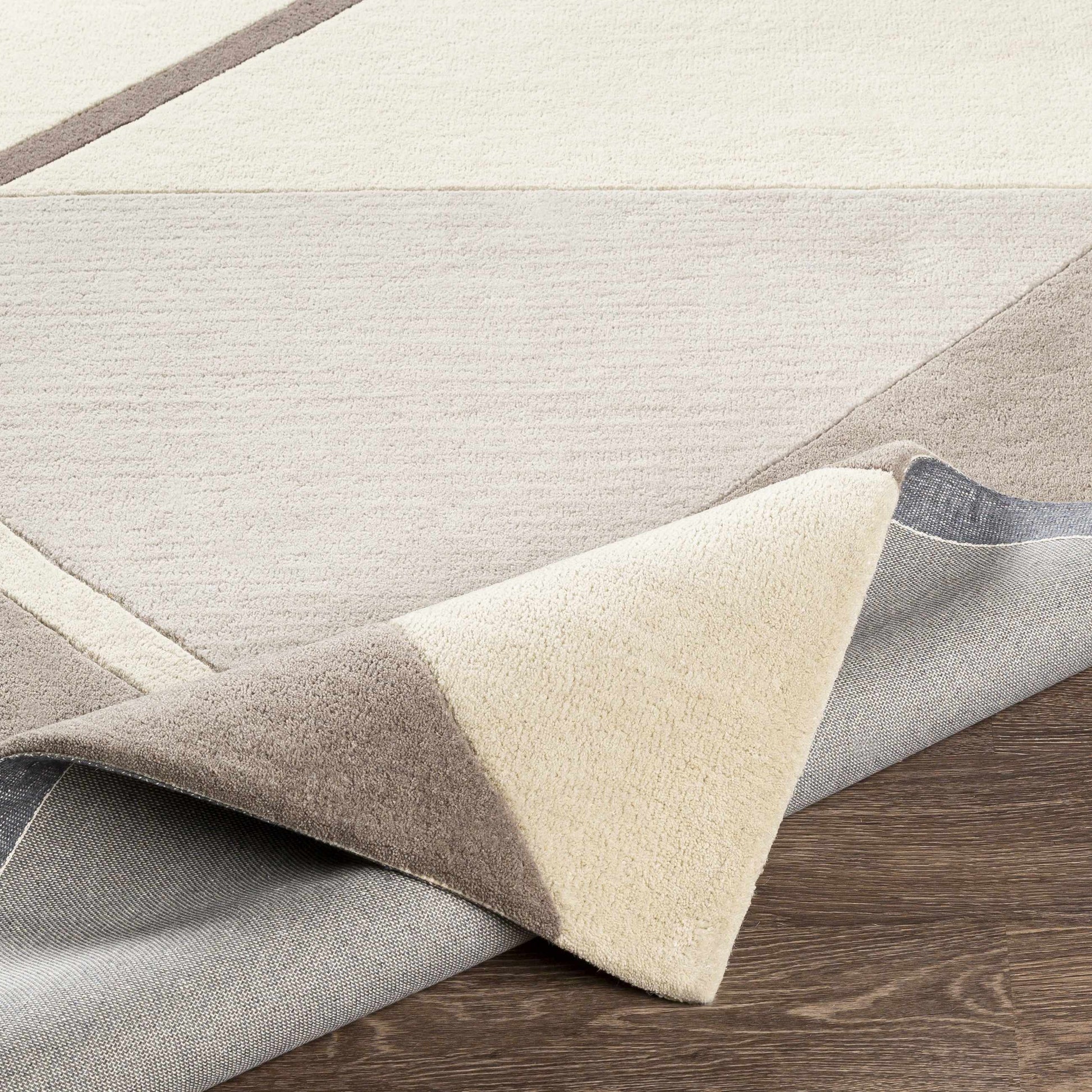 Queens QUN-2300 Hand Tufted Rug