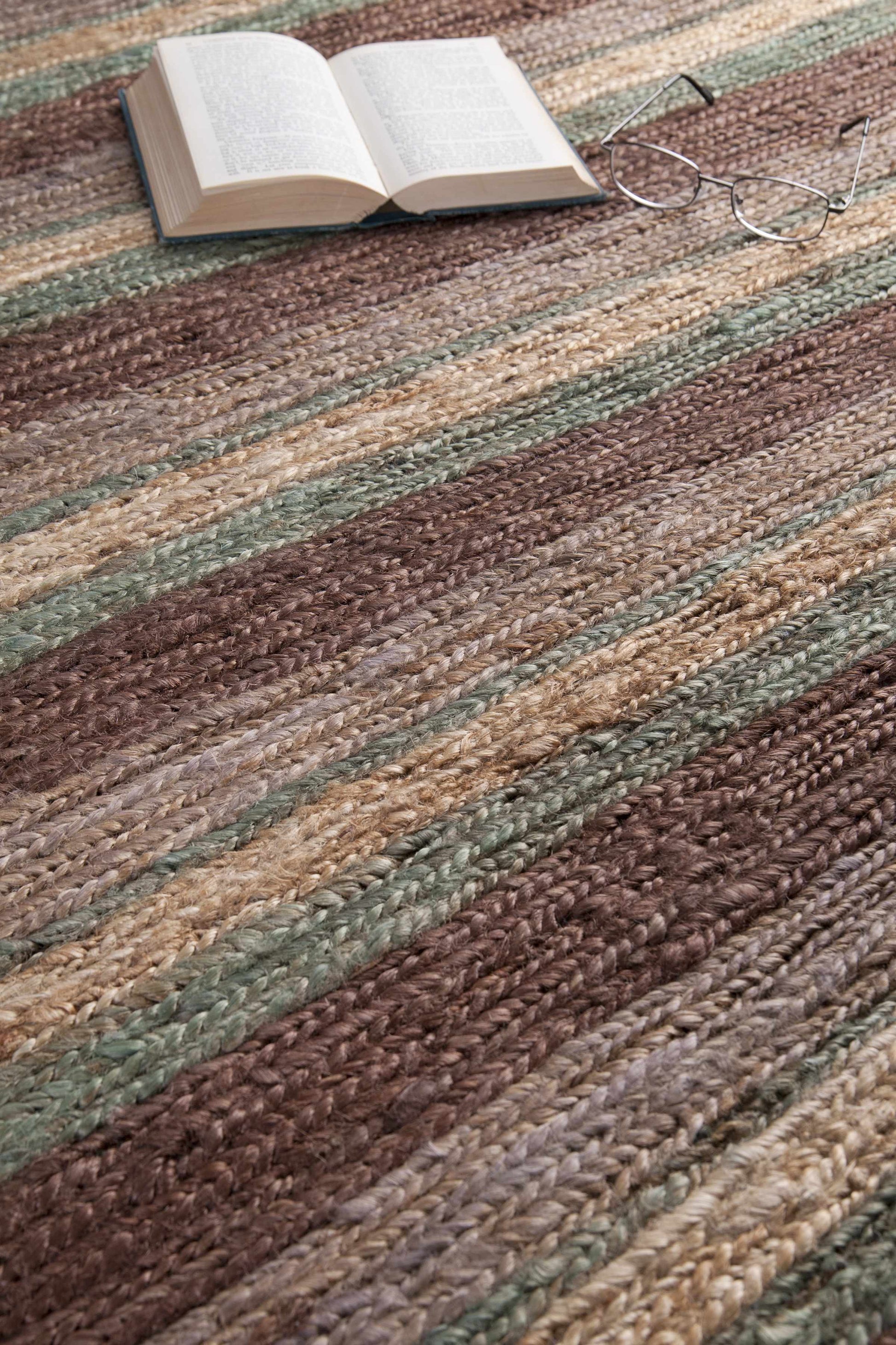 Dominican DOC-1020 Hand Woven Rug