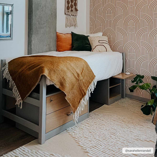 Apache APA-2301 Hand Woven Rug