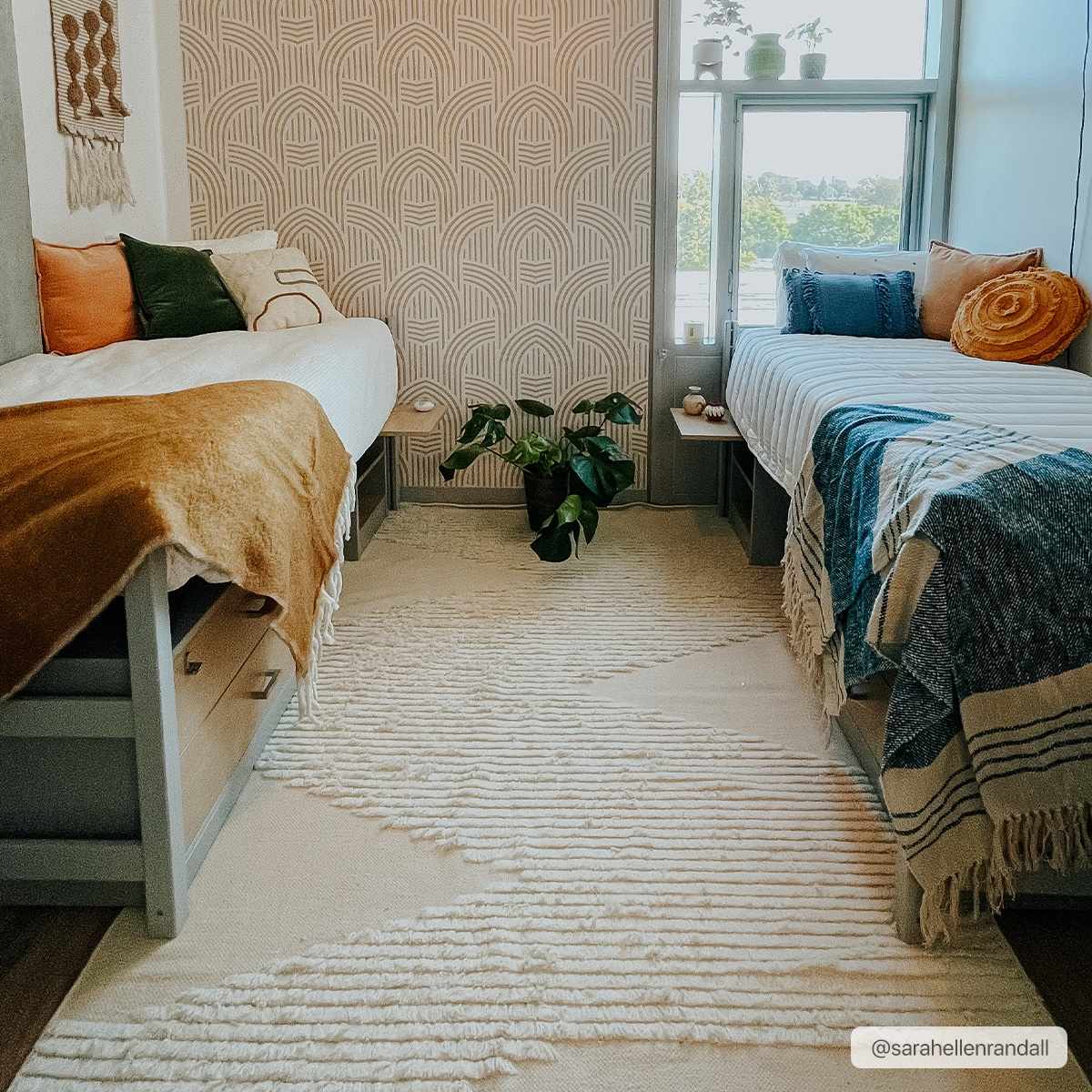 Apache APA-2301 Hand Woven Rug