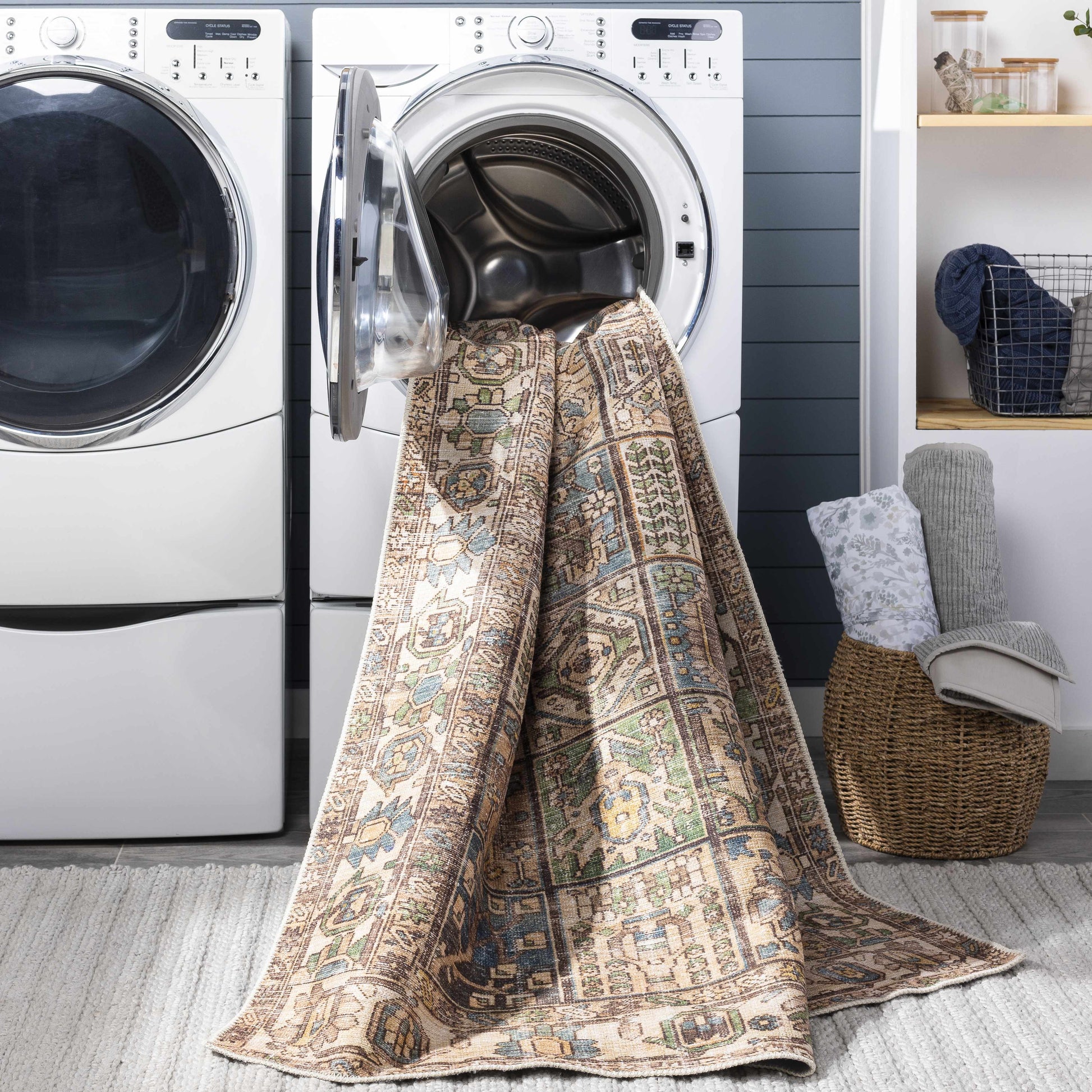 Amelie AML-2342 Machine Woven Rug