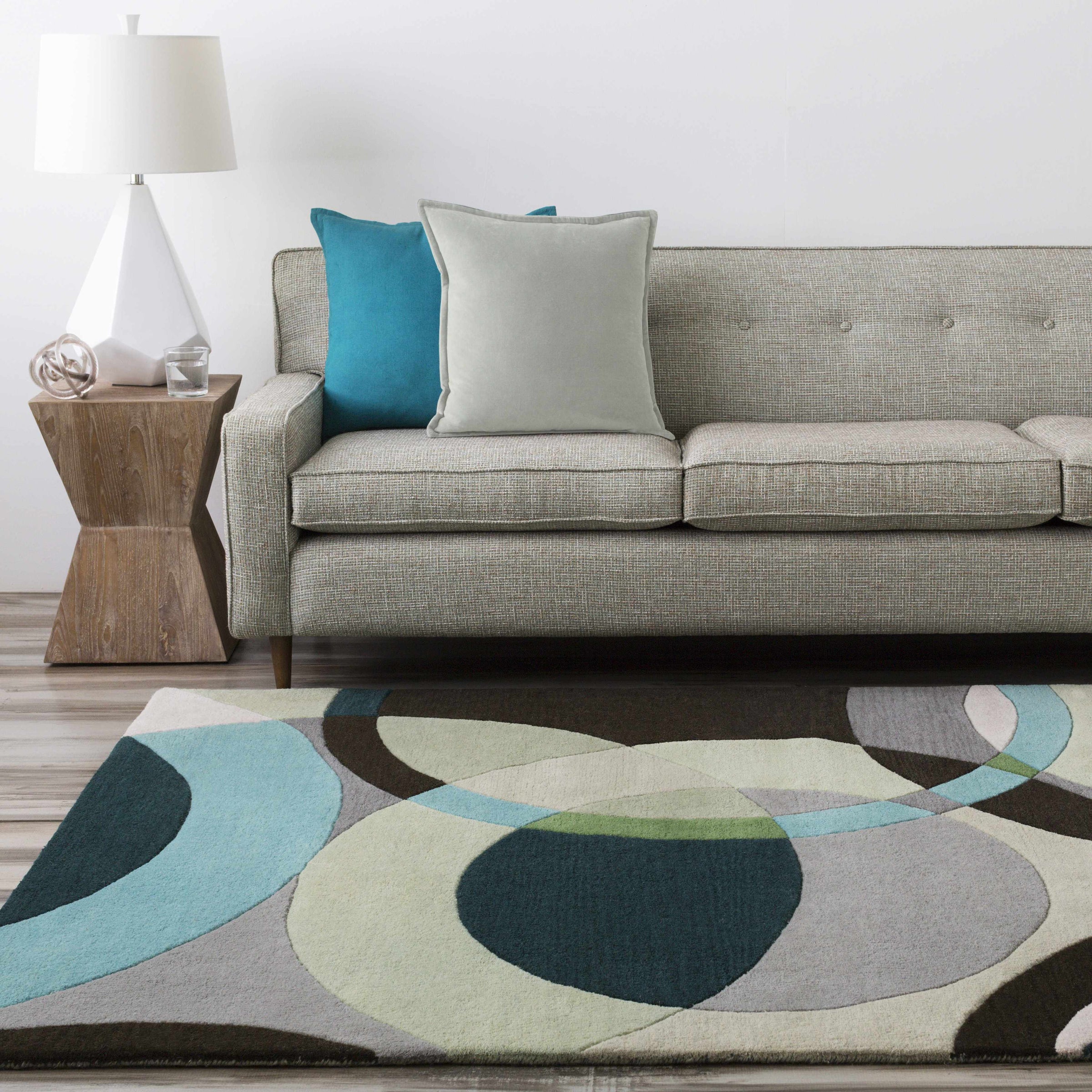 Pillows : CV-019,CV-021,Rugs : FM-7157,Table Lamps : LMP-1016