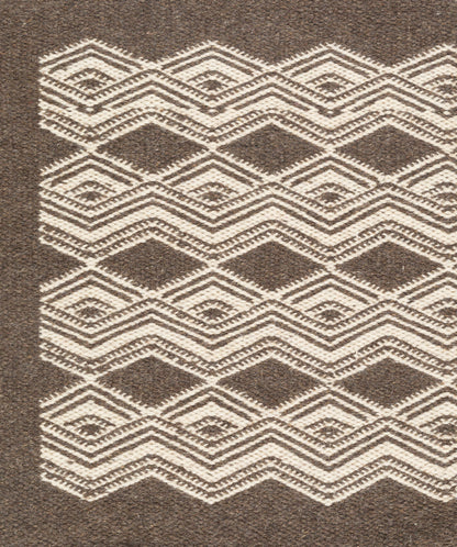 Agostina AGO-1004 5' x 7' Handmade Wool Area Rug