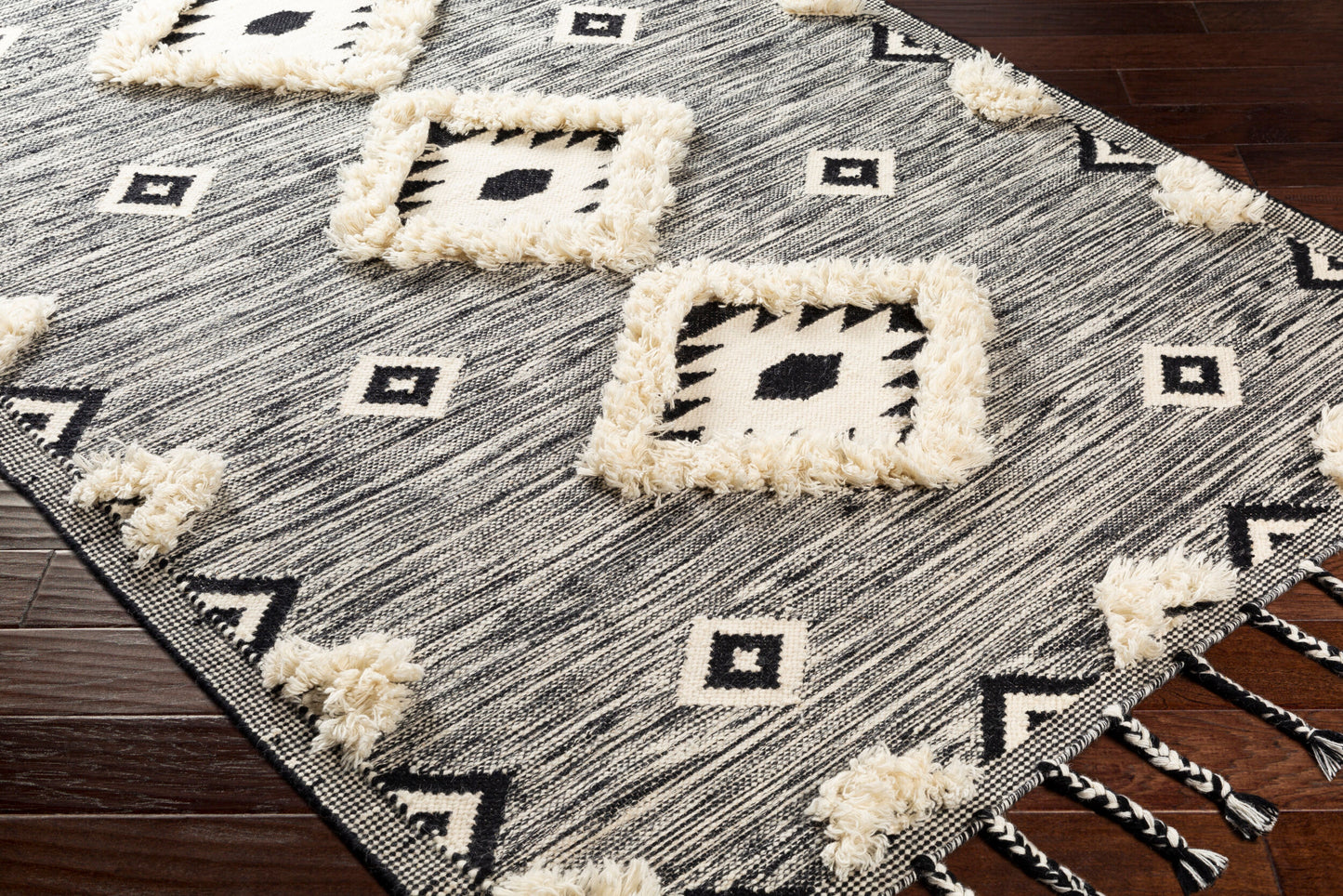 Apache APA-2302 2' x 3' Handmade Wool Accent Rug