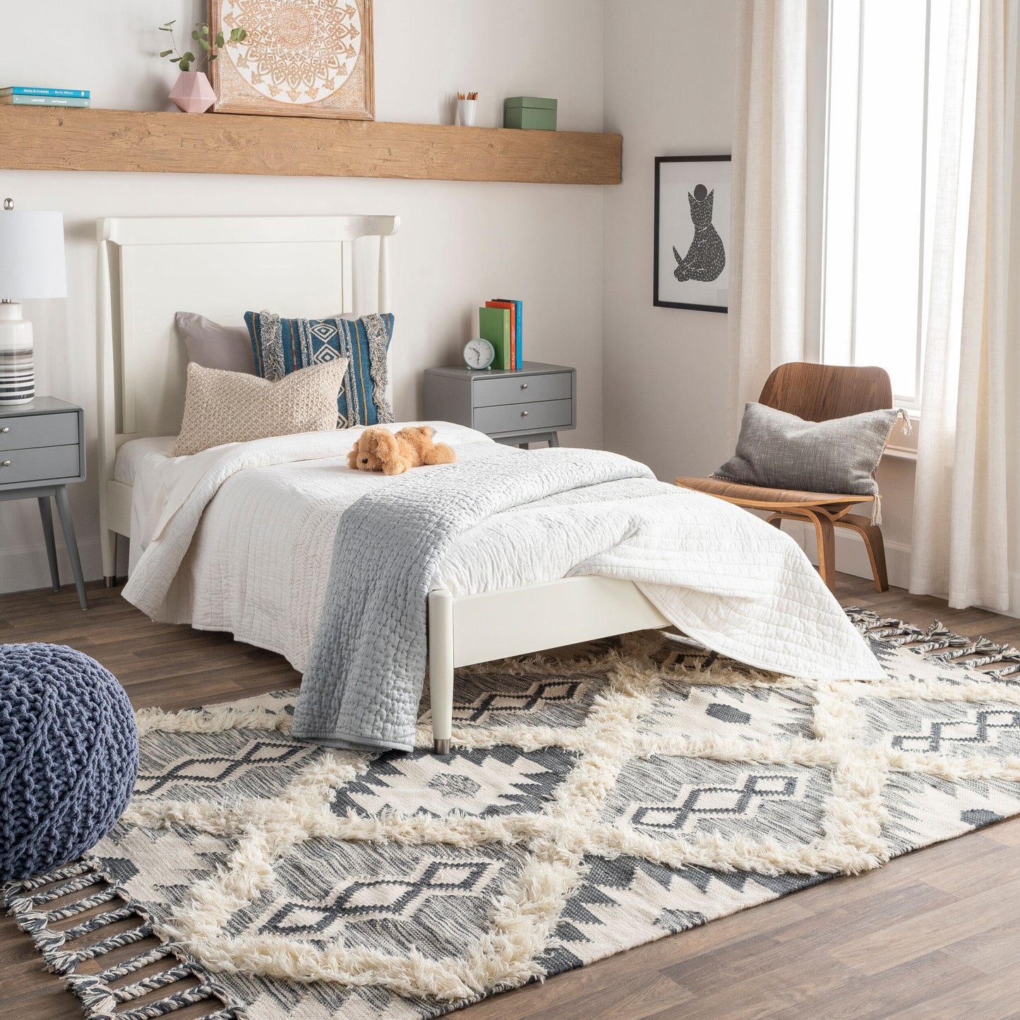 Apache APA-2305 2' x 3' Handmade Wool Accent Rug