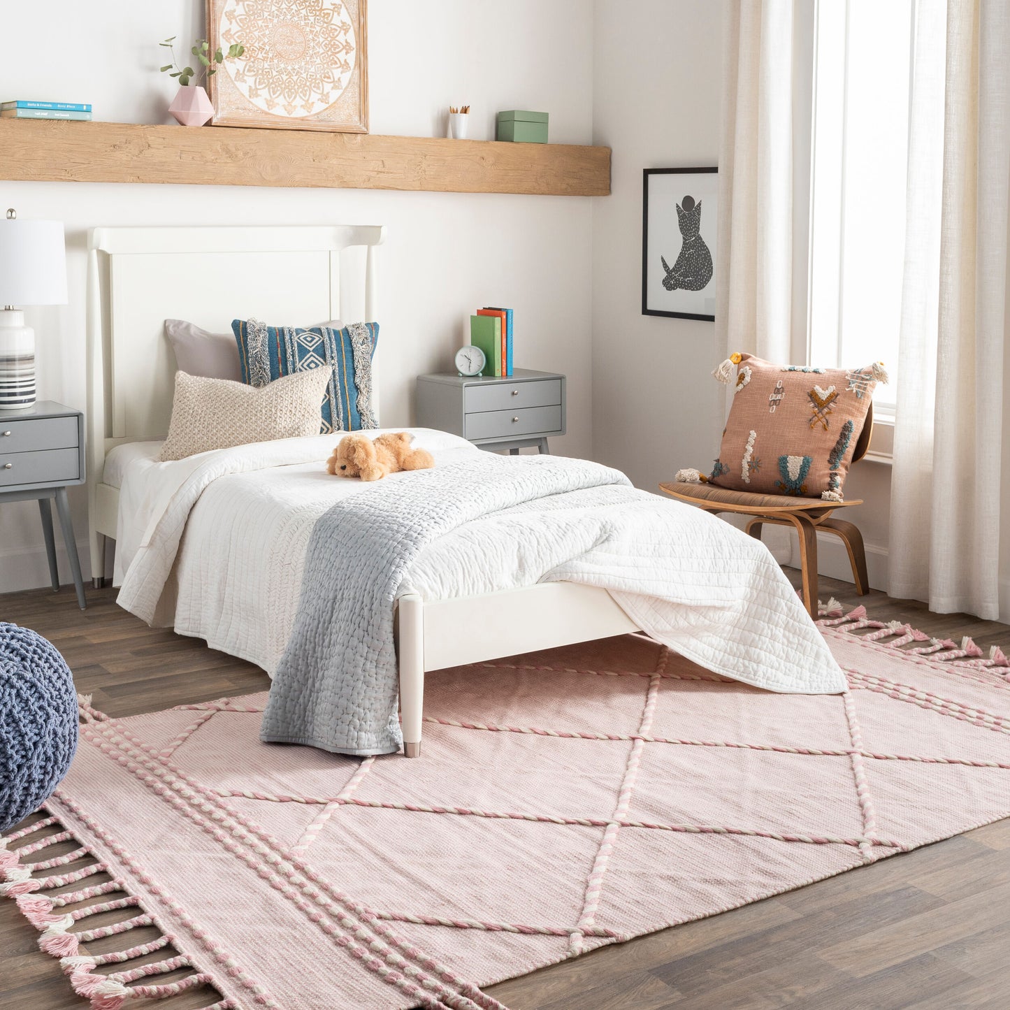 Apache APA-2307 2' x 3' Handmade Wool Accent Rug