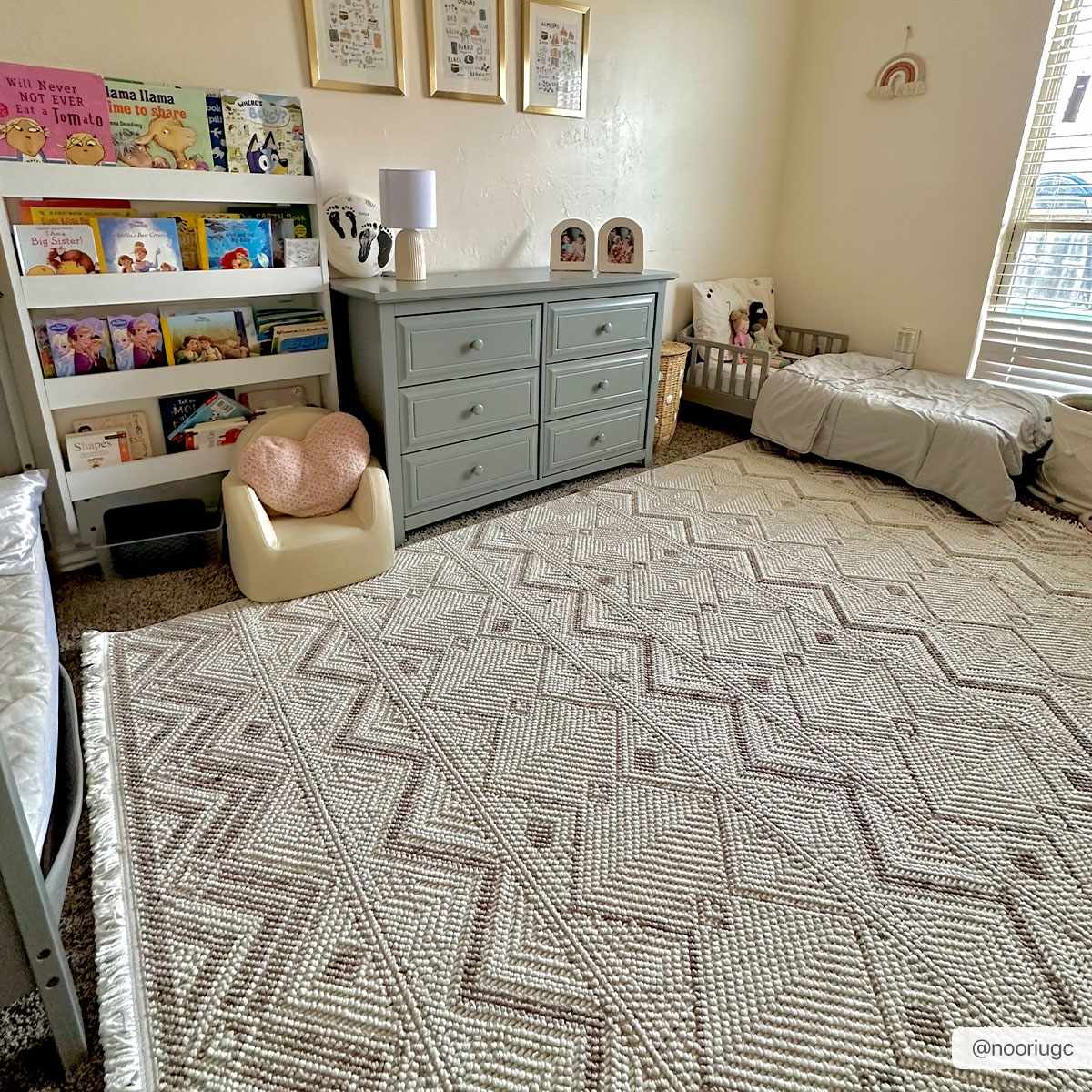 New Delhi NWH-2305 Machine Woven Rug