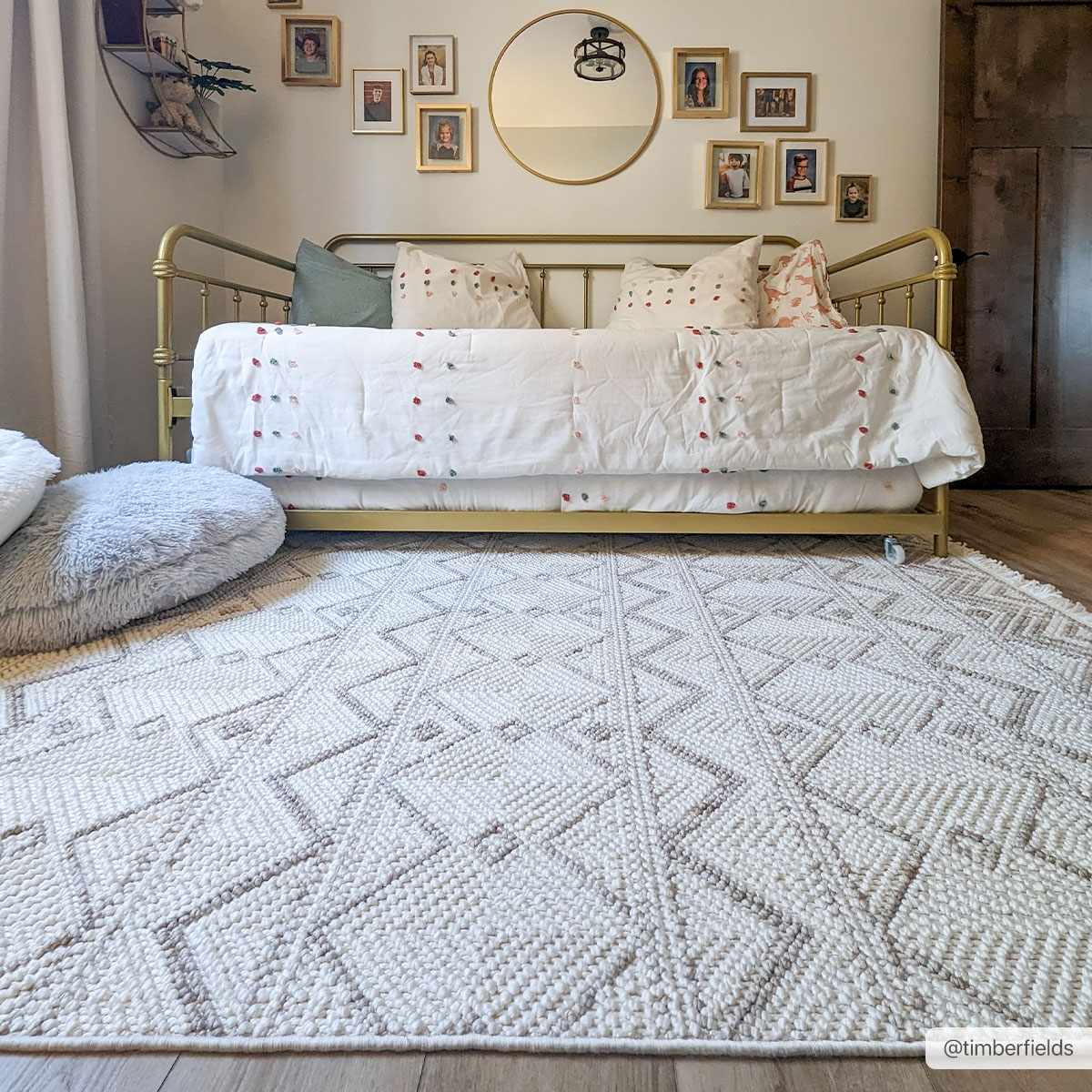 New Delhi NWH-2305 Machine Woven Rug