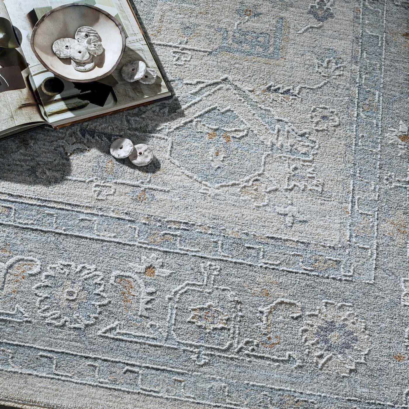 Avant Garde AVT-2302 Machine Woven Rug