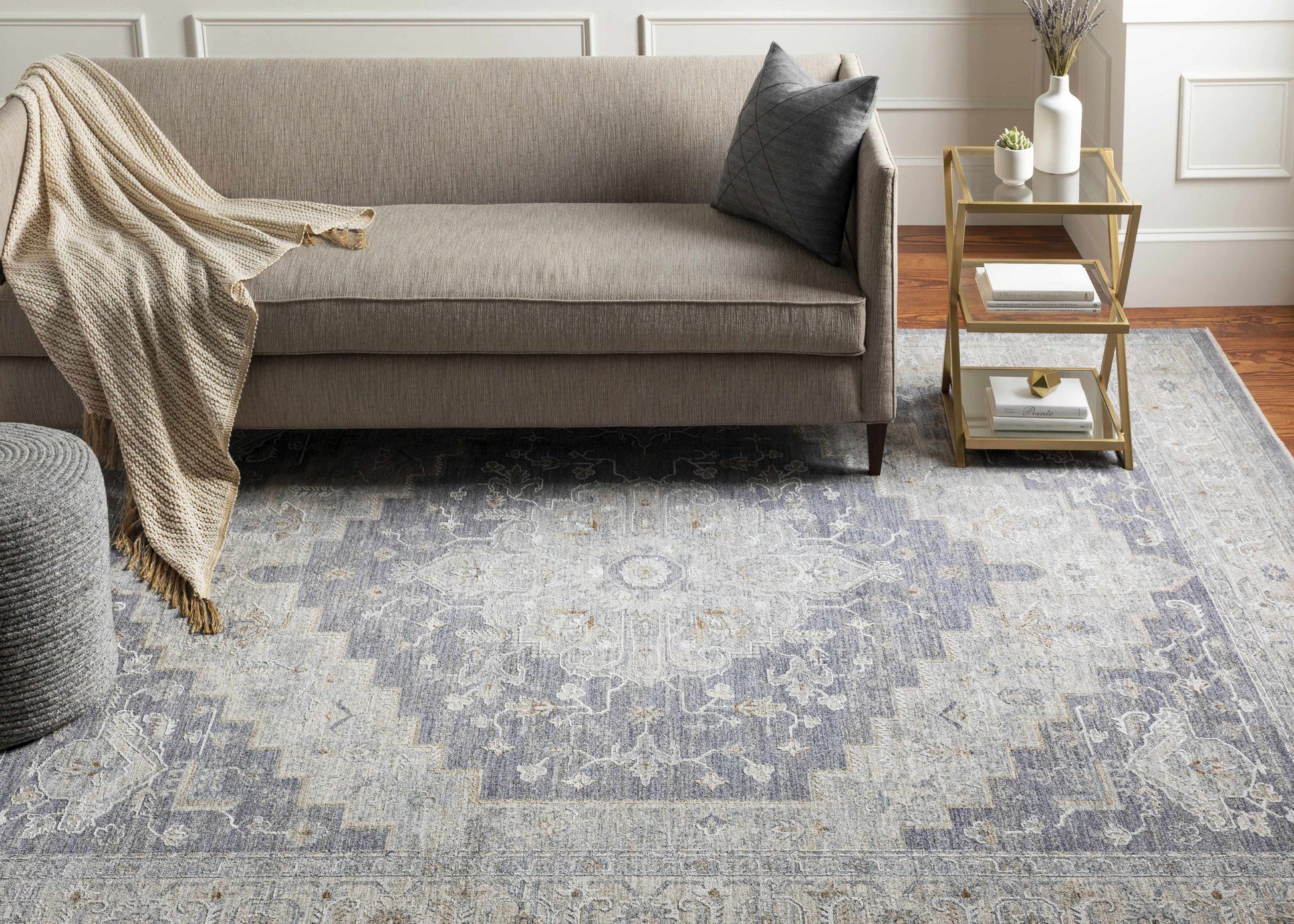 Avant Garde AVT-2300 Machine Woven Rug