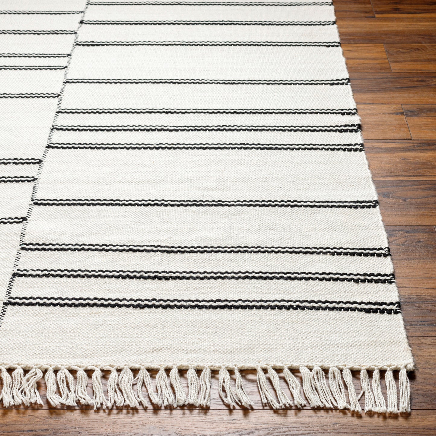 Azalea AZA-2333 2' x 3' Handmade Recyled Accent Rug