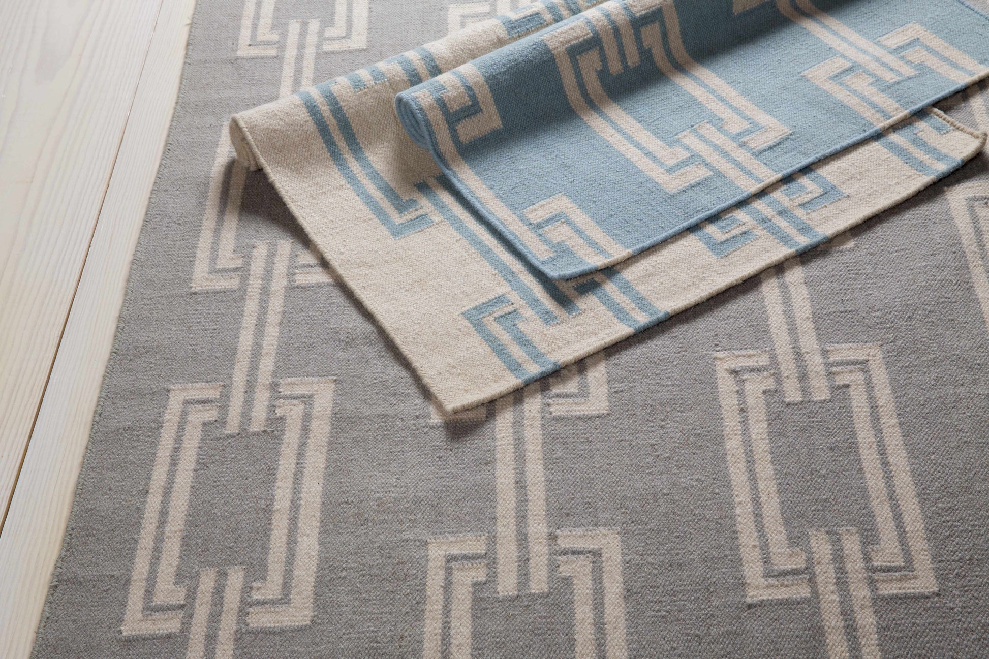 Boardwalk BDW-4040 Hand Woven Rug