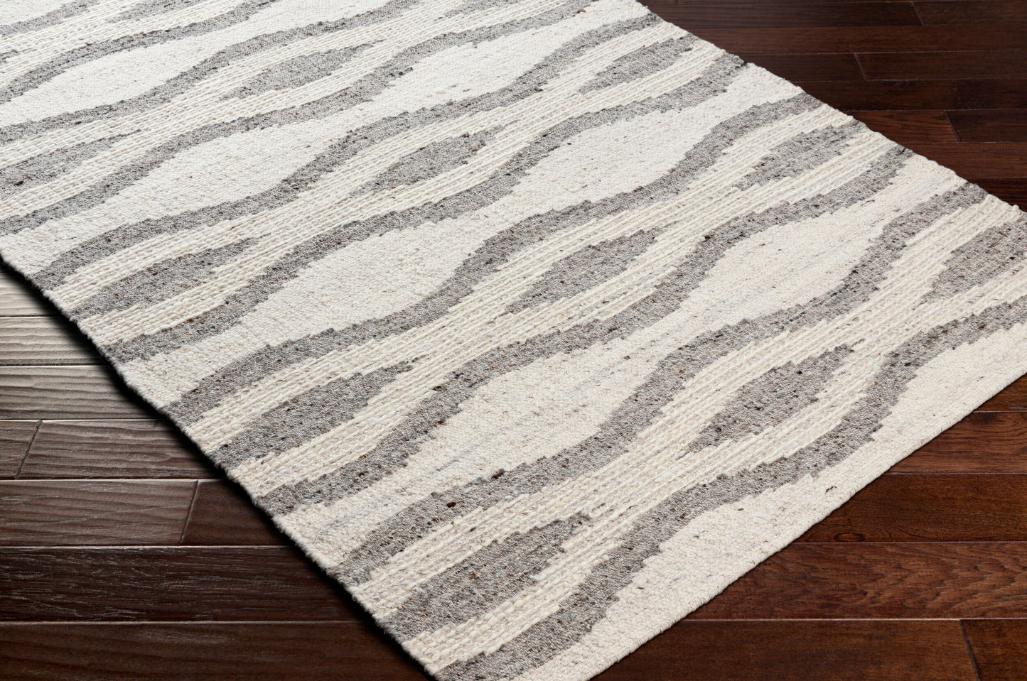 Bremen BEN-2303 2' x 3' Handmade Wool Accent Rug