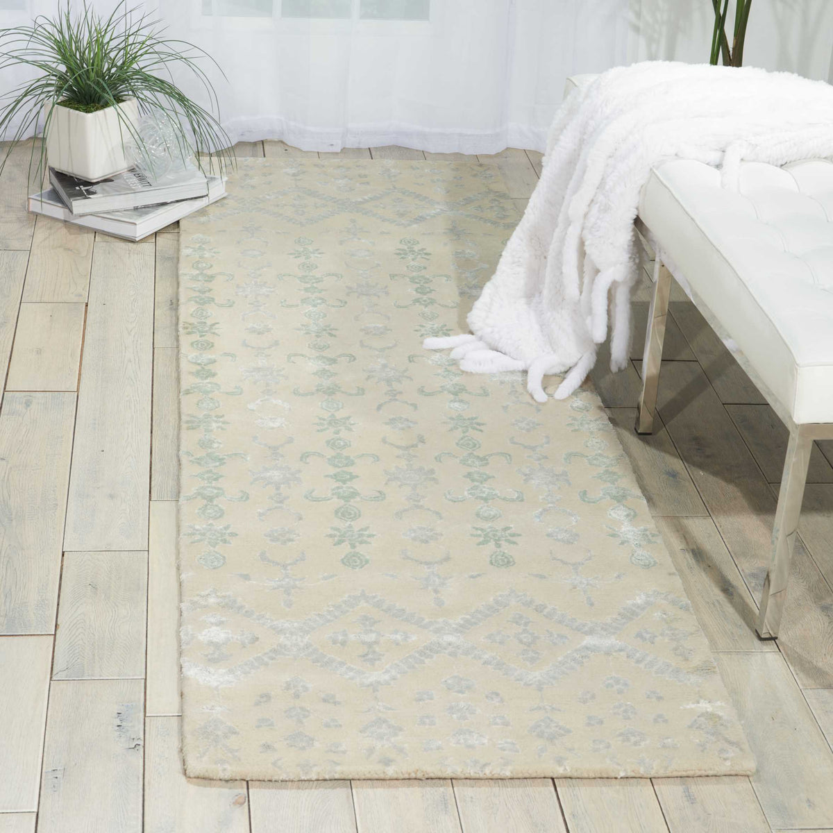 Symphony SYM13 Ivory Tufted Rug