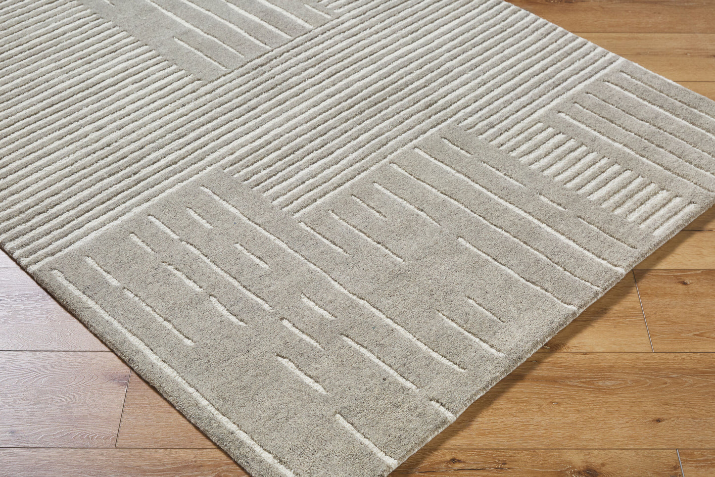 Brook BKO-2310 2' x 3' Handmade Wool Accent Rug