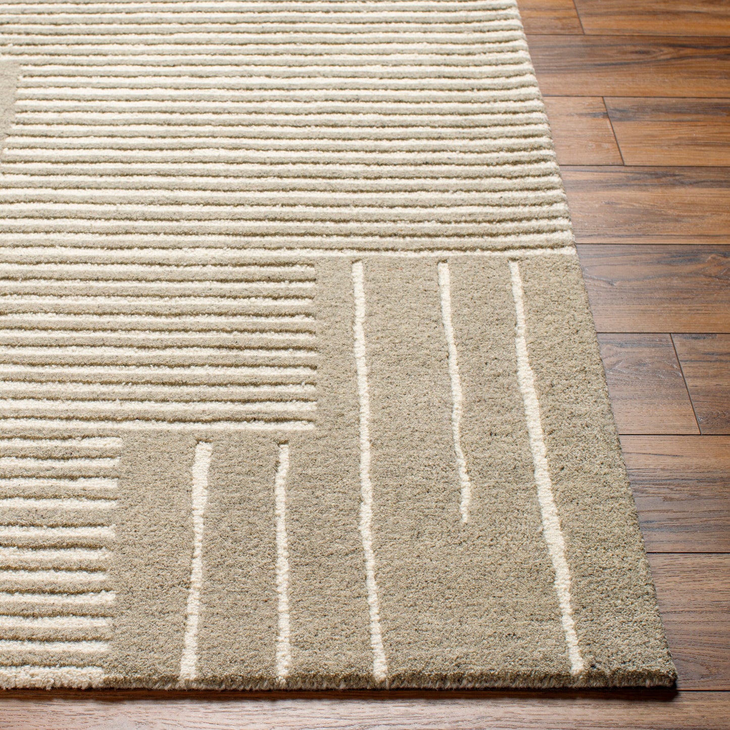 Brook BKO-2310 2' x 3' Handmade Wool Accent Rug
