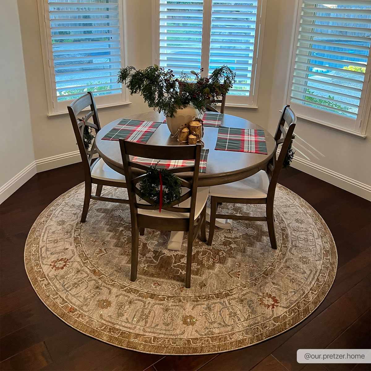 Avant Garde AVT-2315 Machine Woven Rug