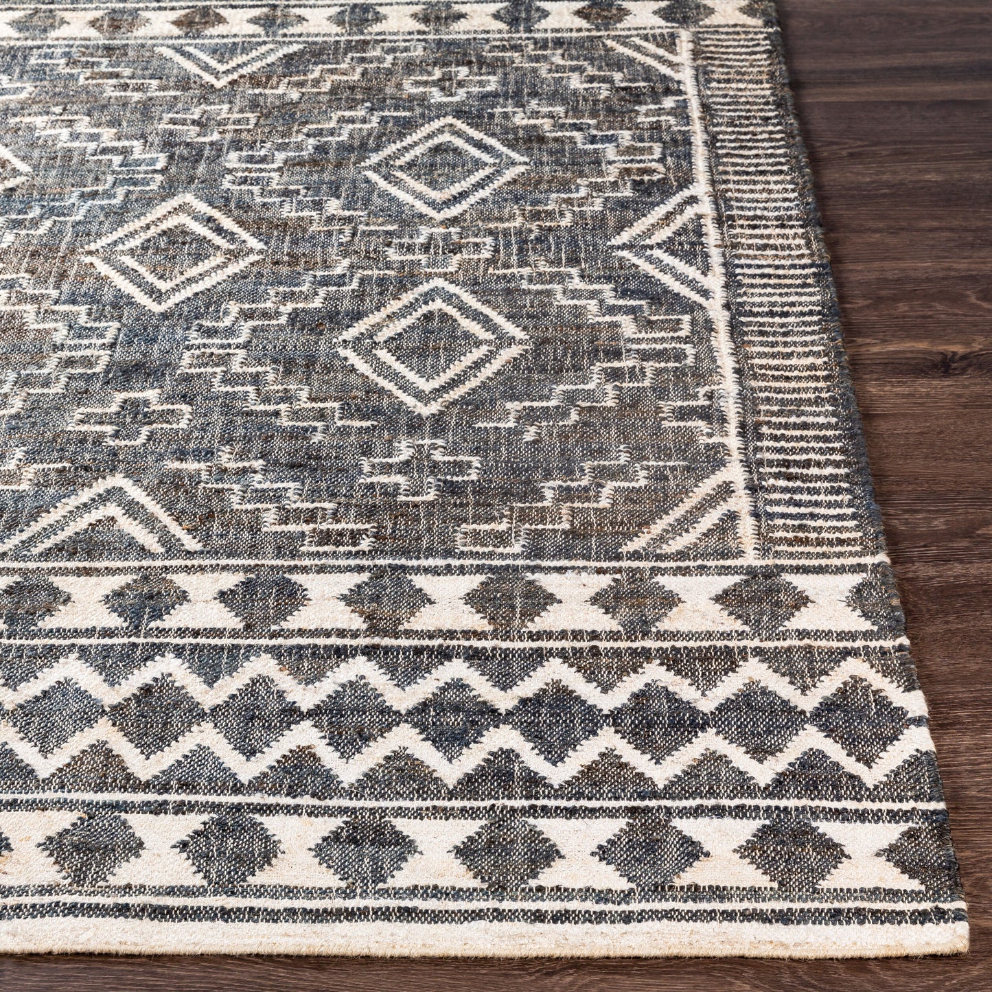 Cadence CEC-2300 2' x 3' Handmade Jute Accent Rug