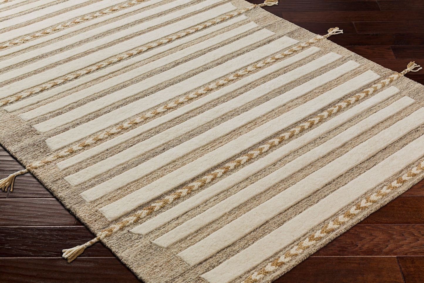 Cherokee CHK-2307 2' x 3' Handmade Wool Accent Rug