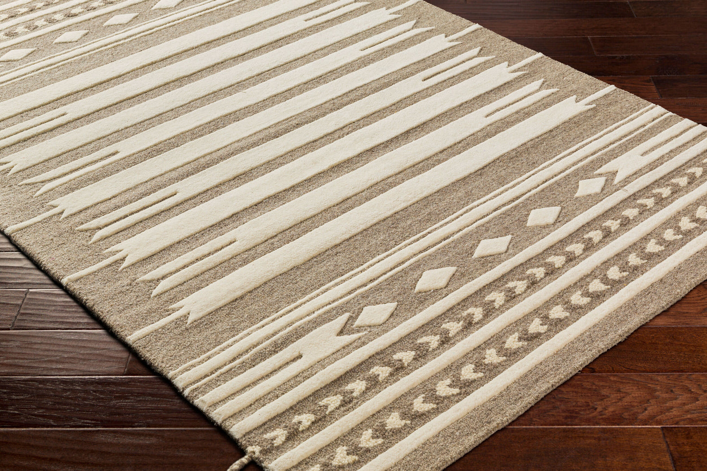Cherokee CHK-2309 2' x 3' Handmade Wool Accent Rug
