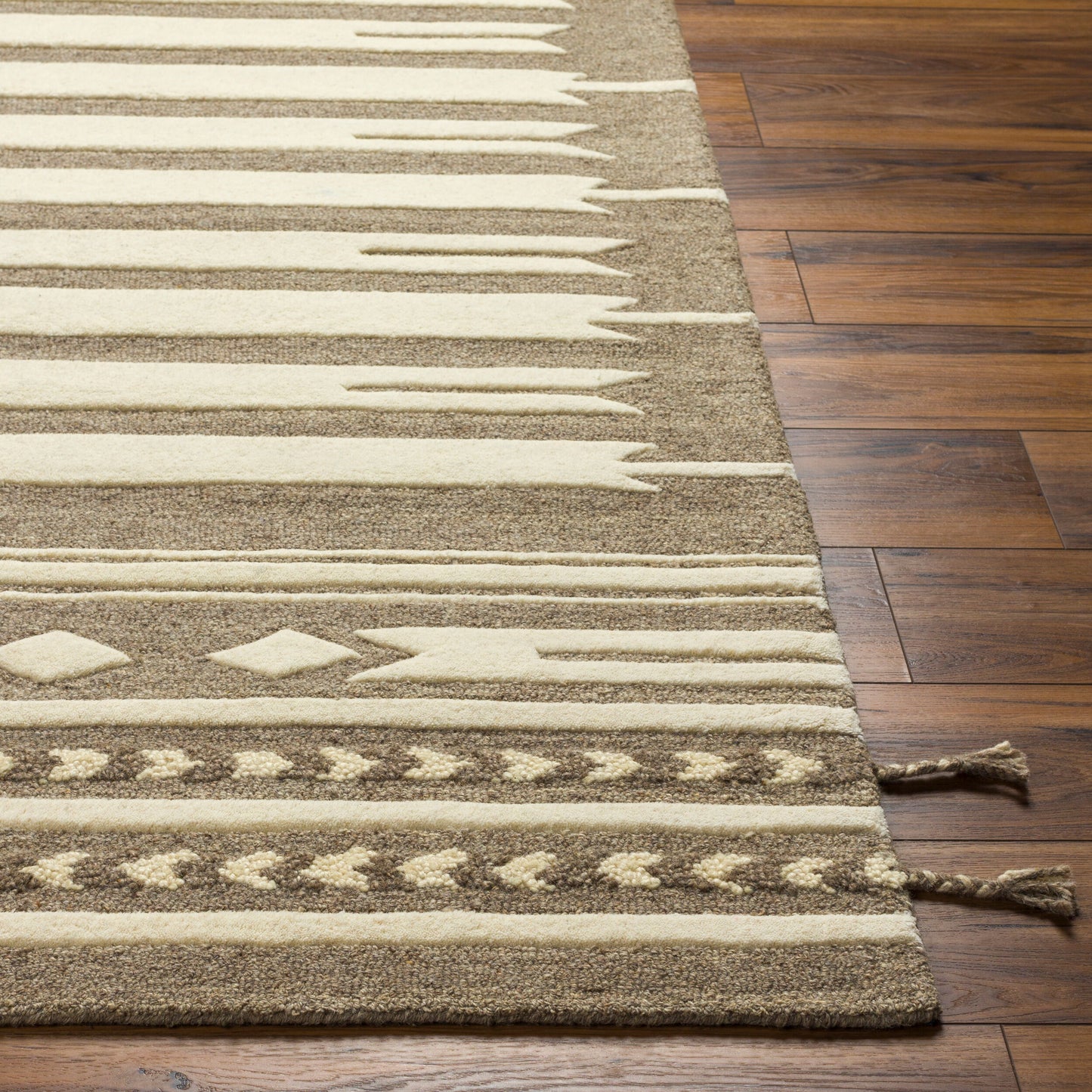 Cherokee CHK-2309 2' x 3' Handmade Wool Accent Rug