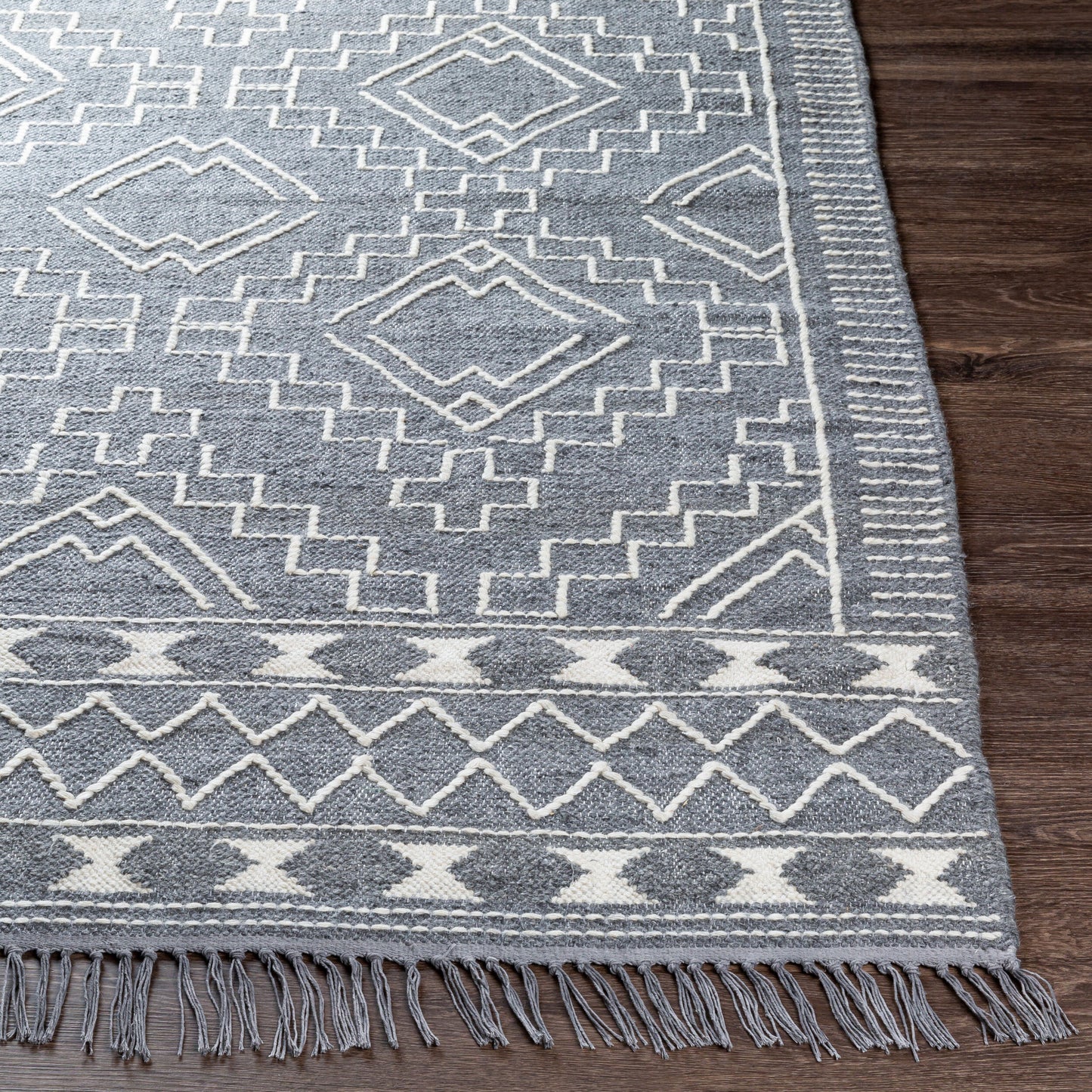 Cheyenne CHY-2302 2' x 3' Handmade Accent Rug