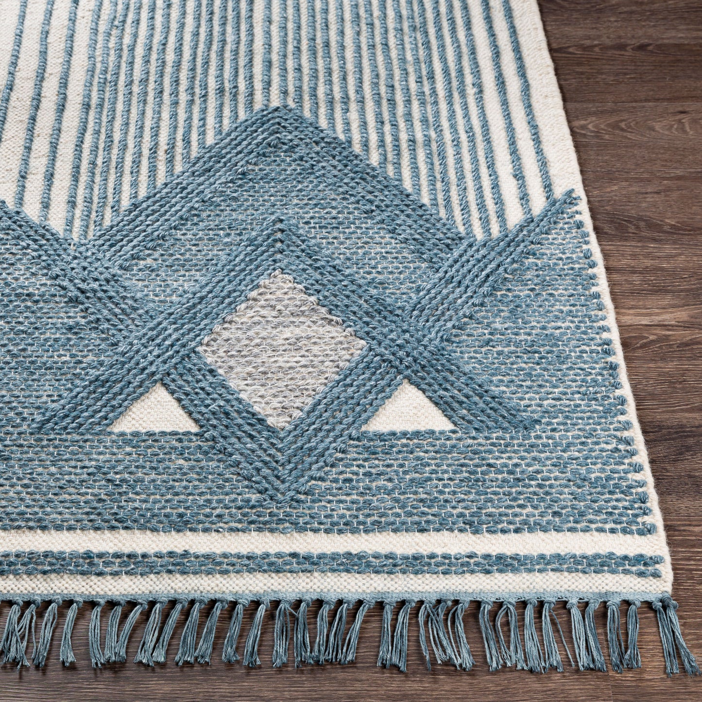 Cheyenne CHY-2310 2' x 3' Handmade Accent Rug