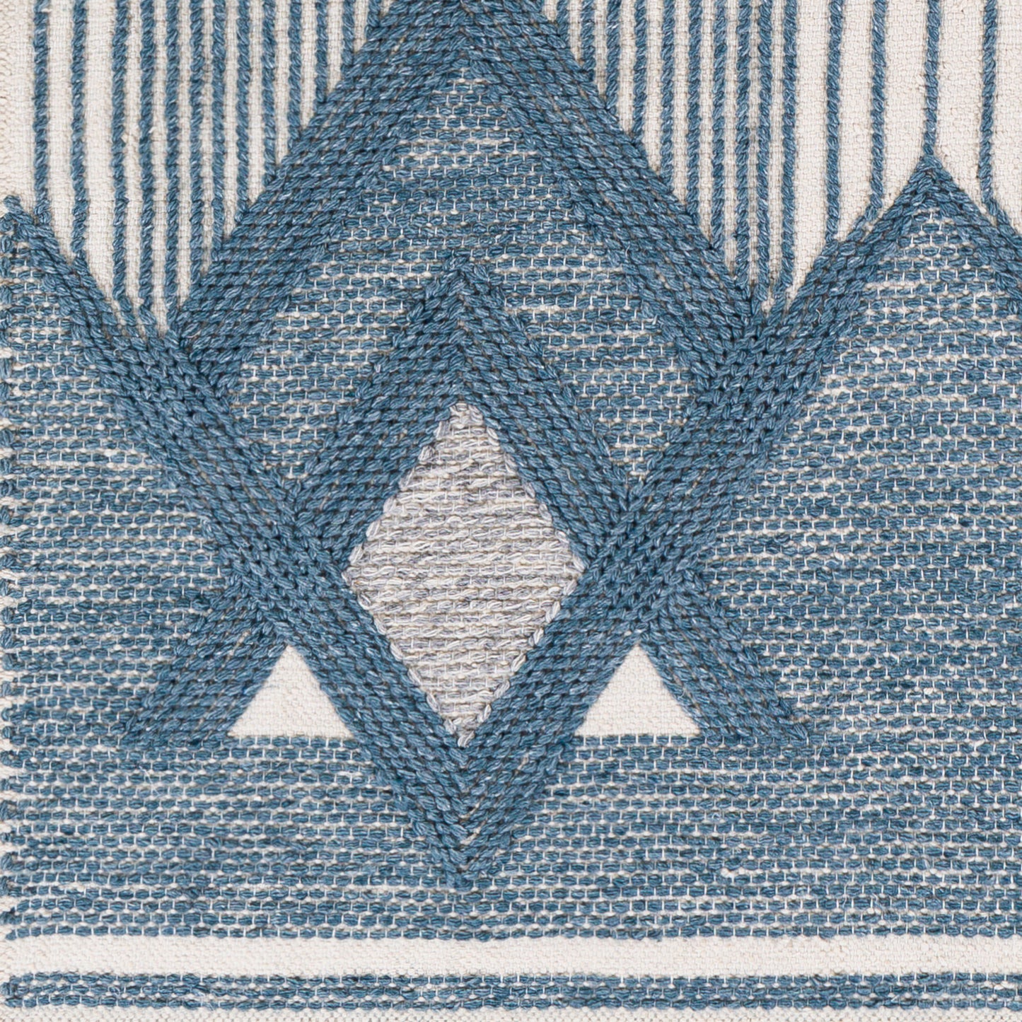 Cheyenne CHY-2310 2' x 3' Handmade Accent Rug