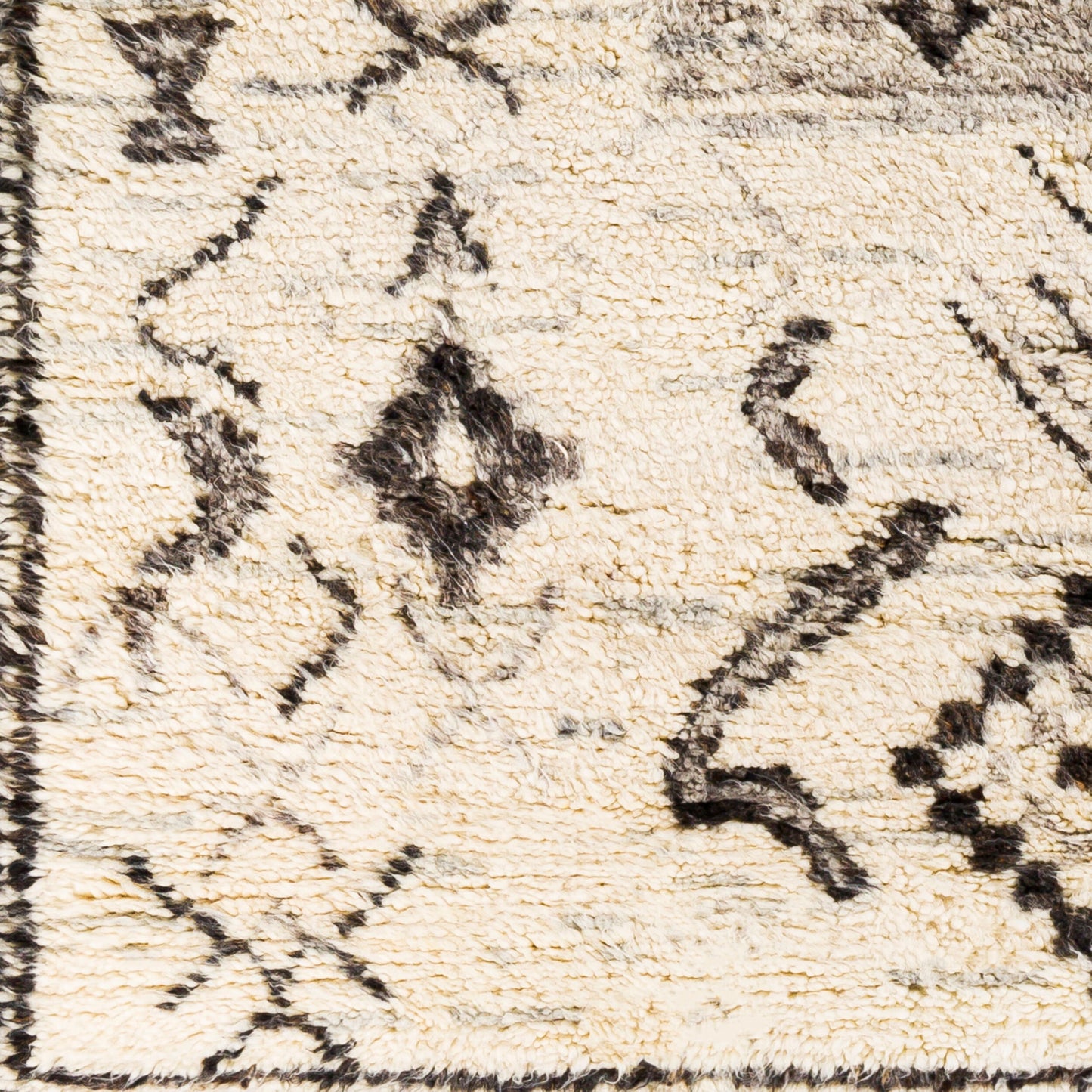 Camille CME-2301 2' x 3' Handmade Wool Accent Rug