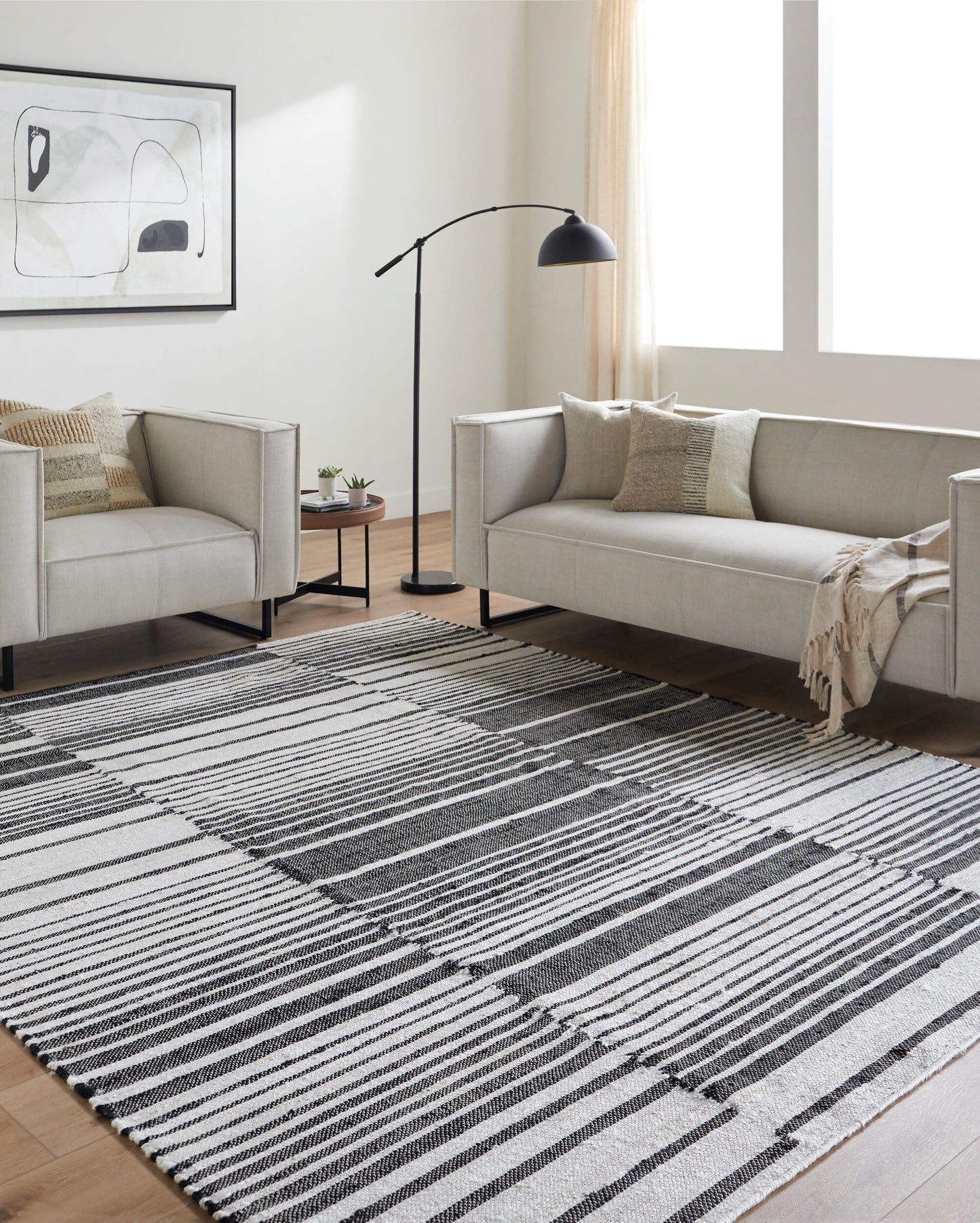 Diane DAI-2306 2' x 3' Handmade Jute Accent Rug