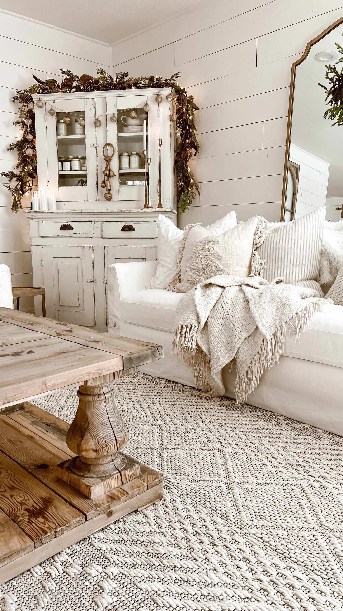 Santa Barbara SBB-2302 Hand Woven Rug