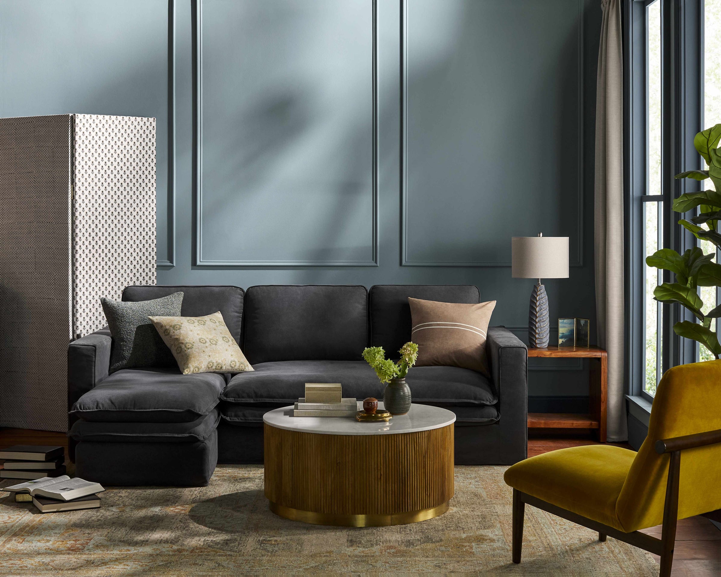Accent and Lounge Chairs : MSK-003,Furniture : NMS-001,JOE-002,Pillows : RHI-002,SNV-002,CUD-002,Rugs : CPP-5036,Sofas : DVI-001,Table Lamps : ONN-001