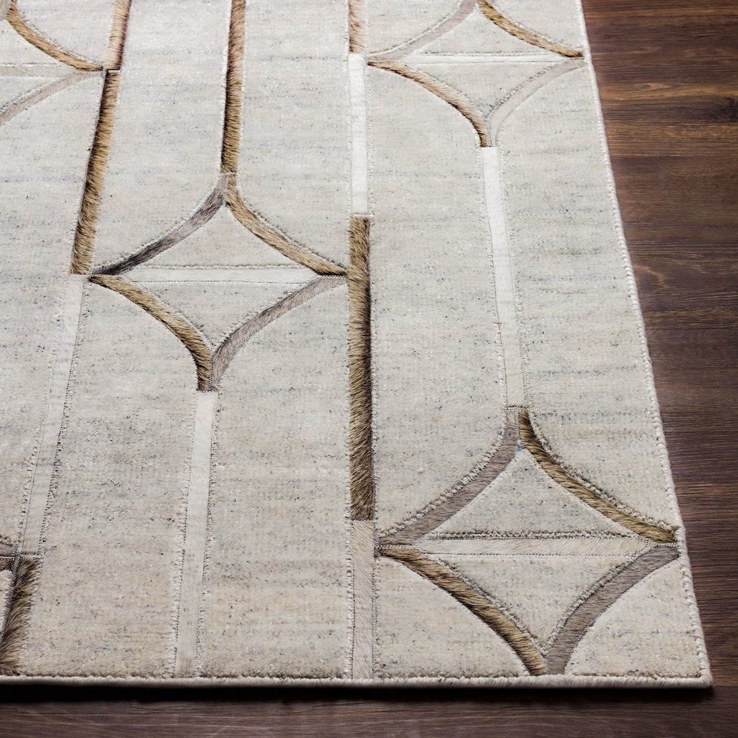 Eloquent ELQ-2304 2' x 3' Handmade Faux Silk Accent Rug