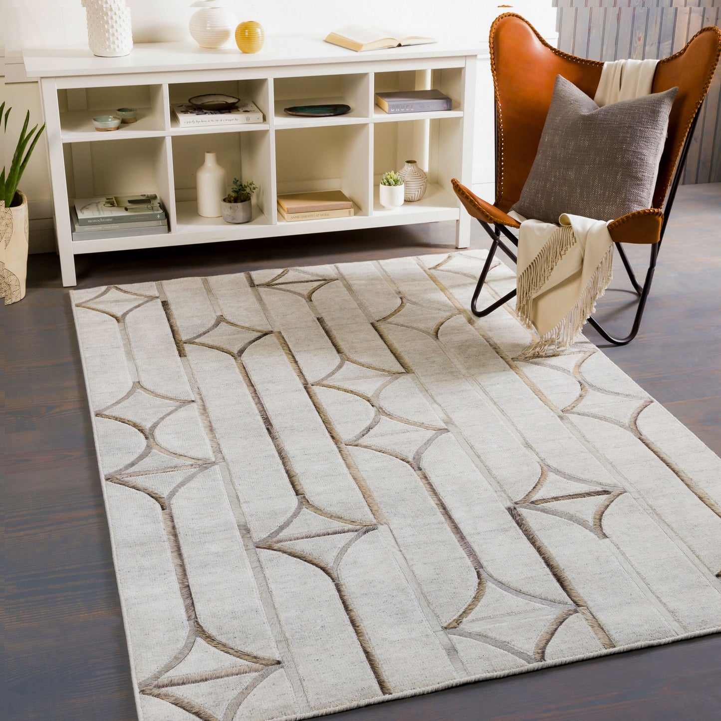 Eloquent ELQ-2304 2' x 3' Handmade Faux Silk Accent Rug