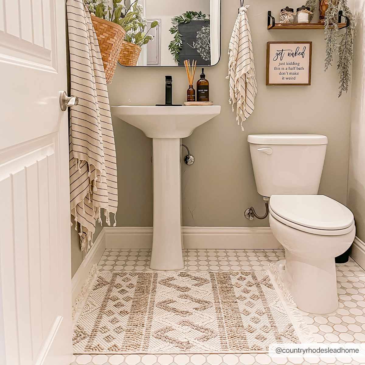 New Delhi NWH-2309 Machine Woven Rug